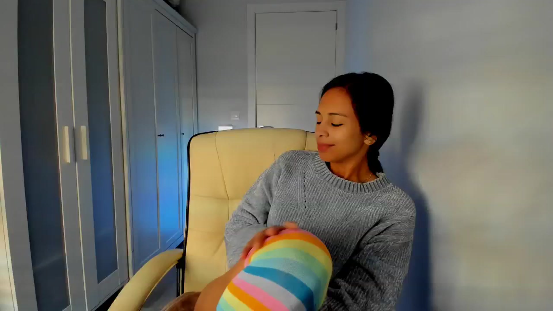 Gallery image thumbnail from Aliicia's myfreecams stream on, 01/13/2025, 12:17 image 11 of 20
