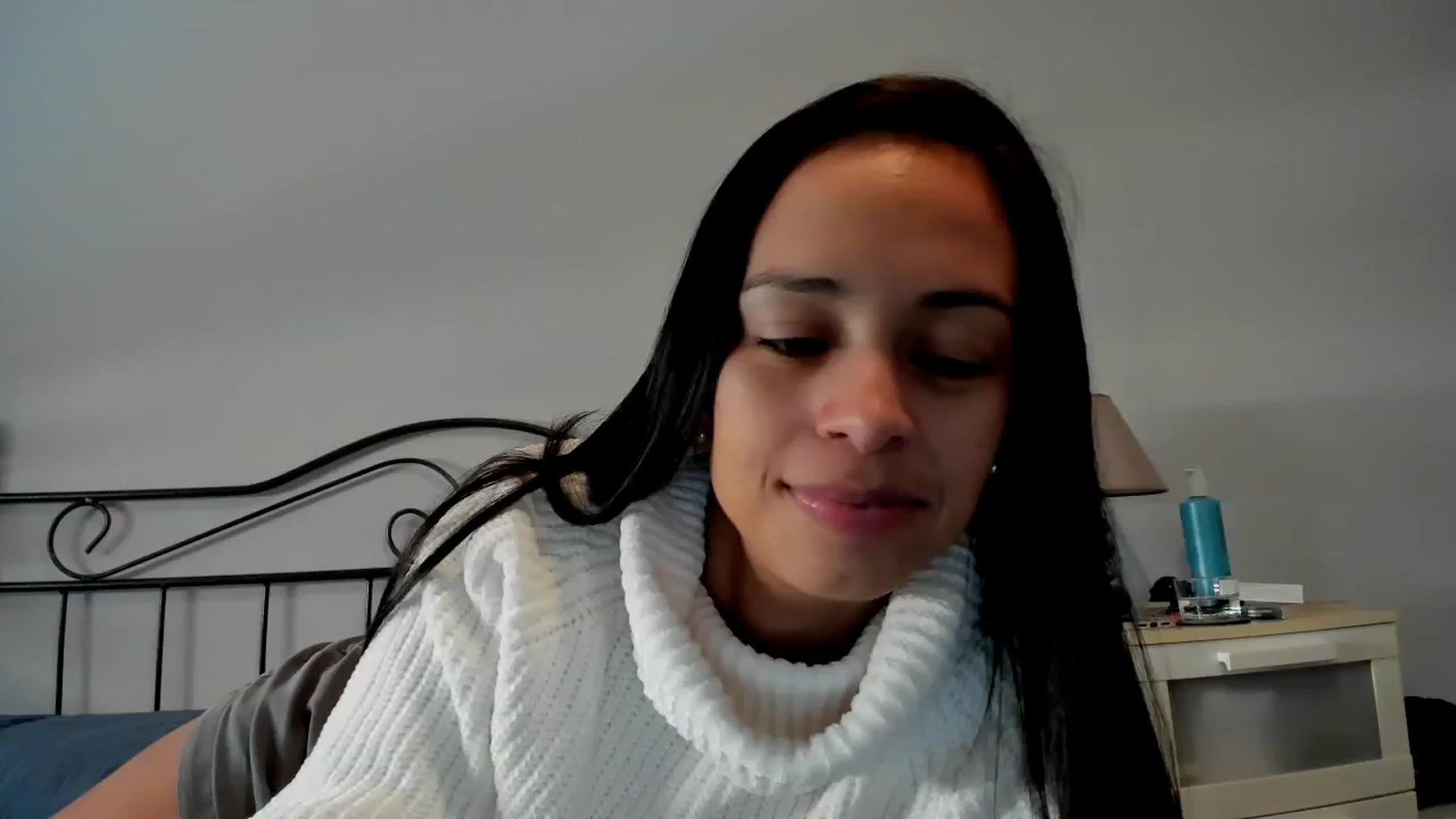 Gallery image thumbnail from Aliicia's myfreecams stream on, 01/23/2025, 11:29 image 17 of 20