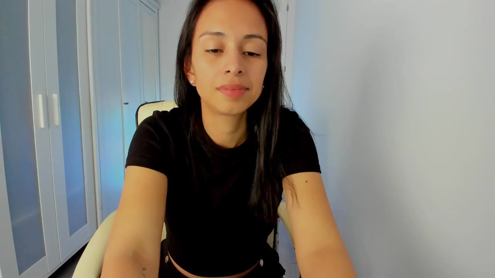Gallery image thumbnail from Aliicia's myfreecams stream on, 02/18/2025, 17:04 image 7 of 20