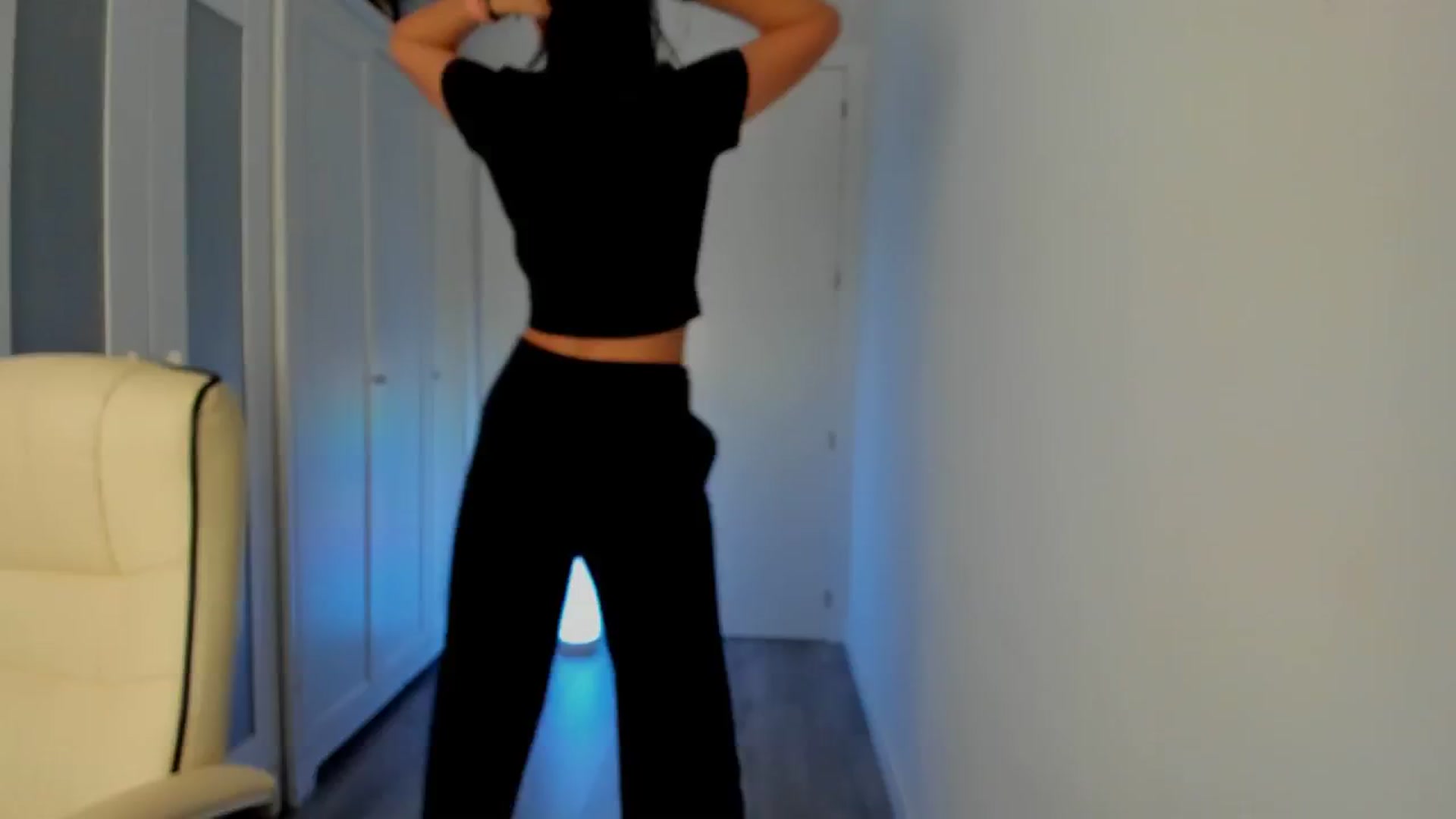 Gallery image thumbnail from Aliicia's myfreecams stream on, 02/18/2025, 17:04 image 5 of 20