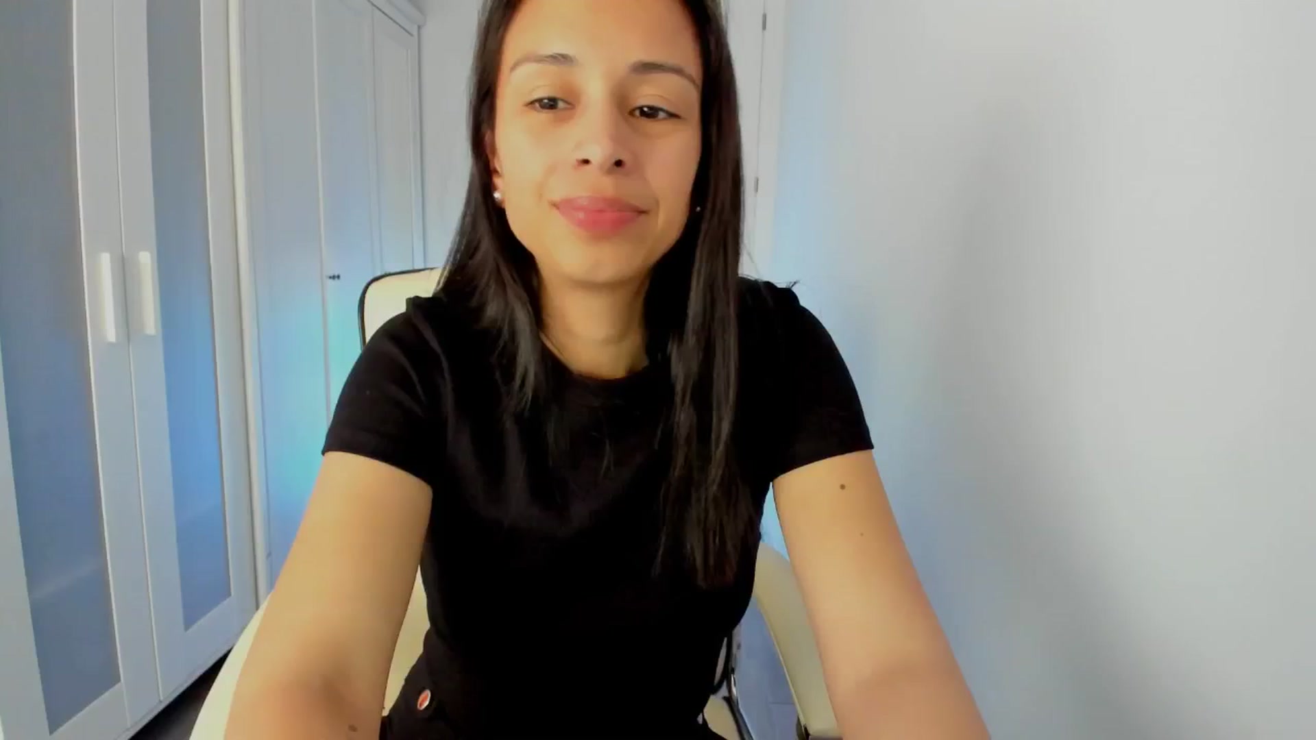 Gallery image thumbnail from Aliicia's myfreecams stream on, 02/18/2025, 17:04 image 8 of 20