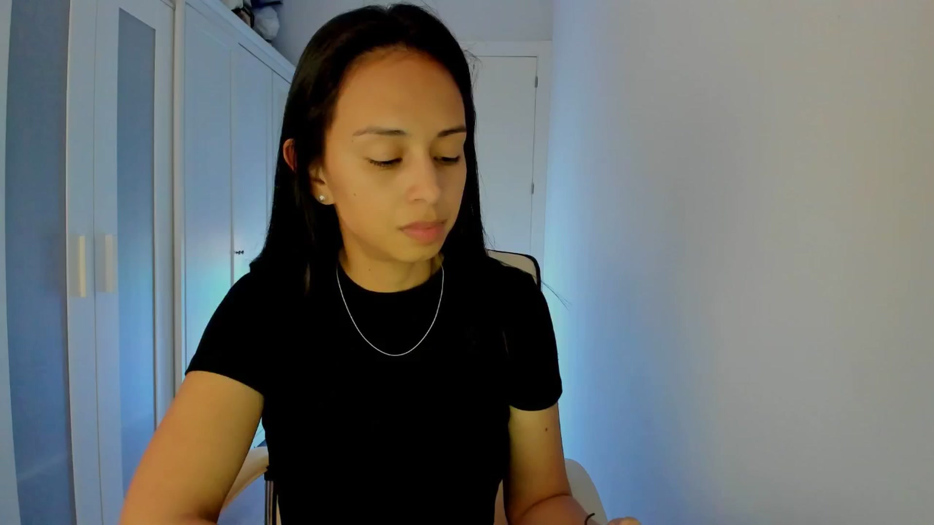 Gallery image thumbnail from Aliicia's myfreecams stream on, 02/18/2025, 17:16 image 5 of 20