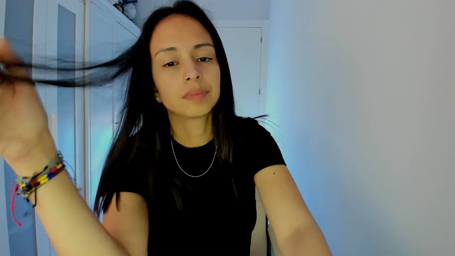 Gallery image thumbnail from Aliicia's myfreecams stream on, 02/18/2025, 17:16 image 17 of 20