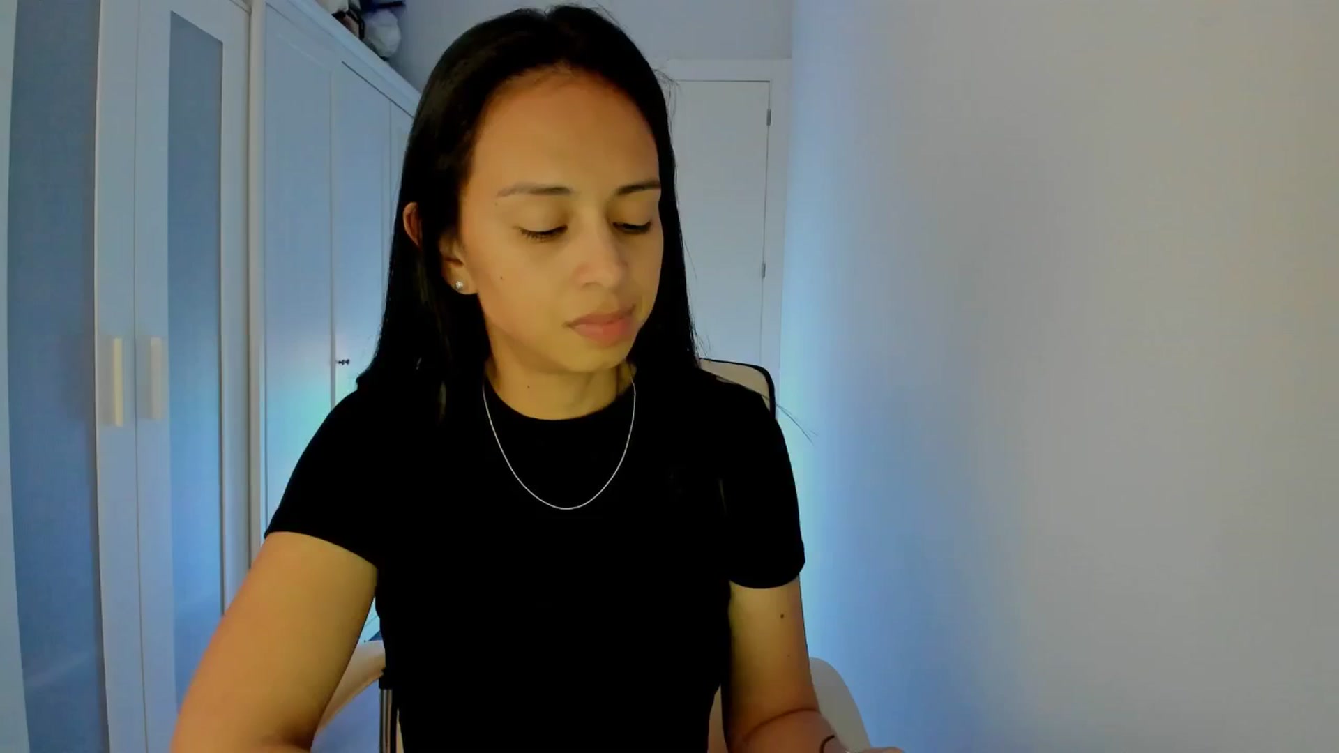Gallery image thumbnail from Aliicia's myfreecams stream on, 02/18/2025, 17:16 image 6 of 20