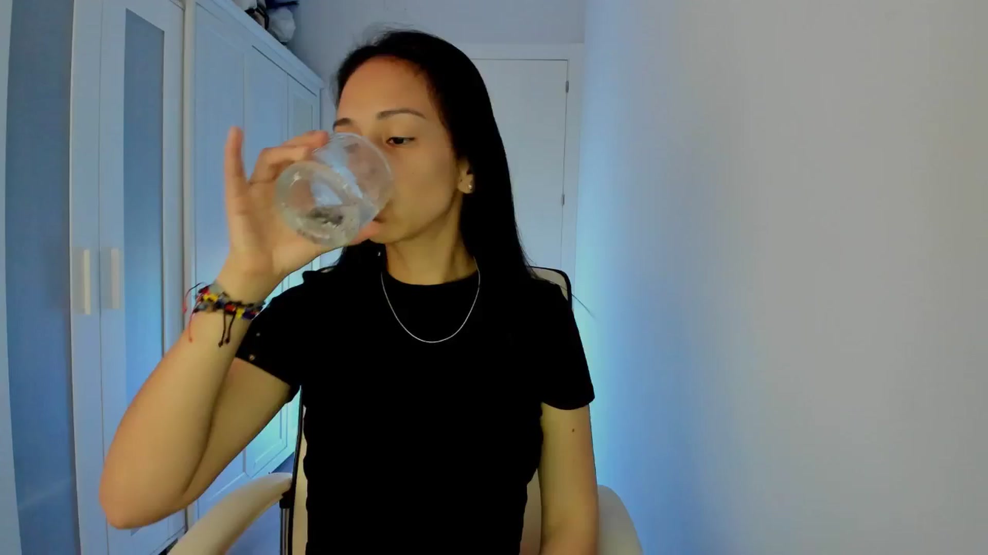 Gallery image thumbnail from Aliicia's myfreecams stream on, 02/18/2025, 17:16 image 4 of 20