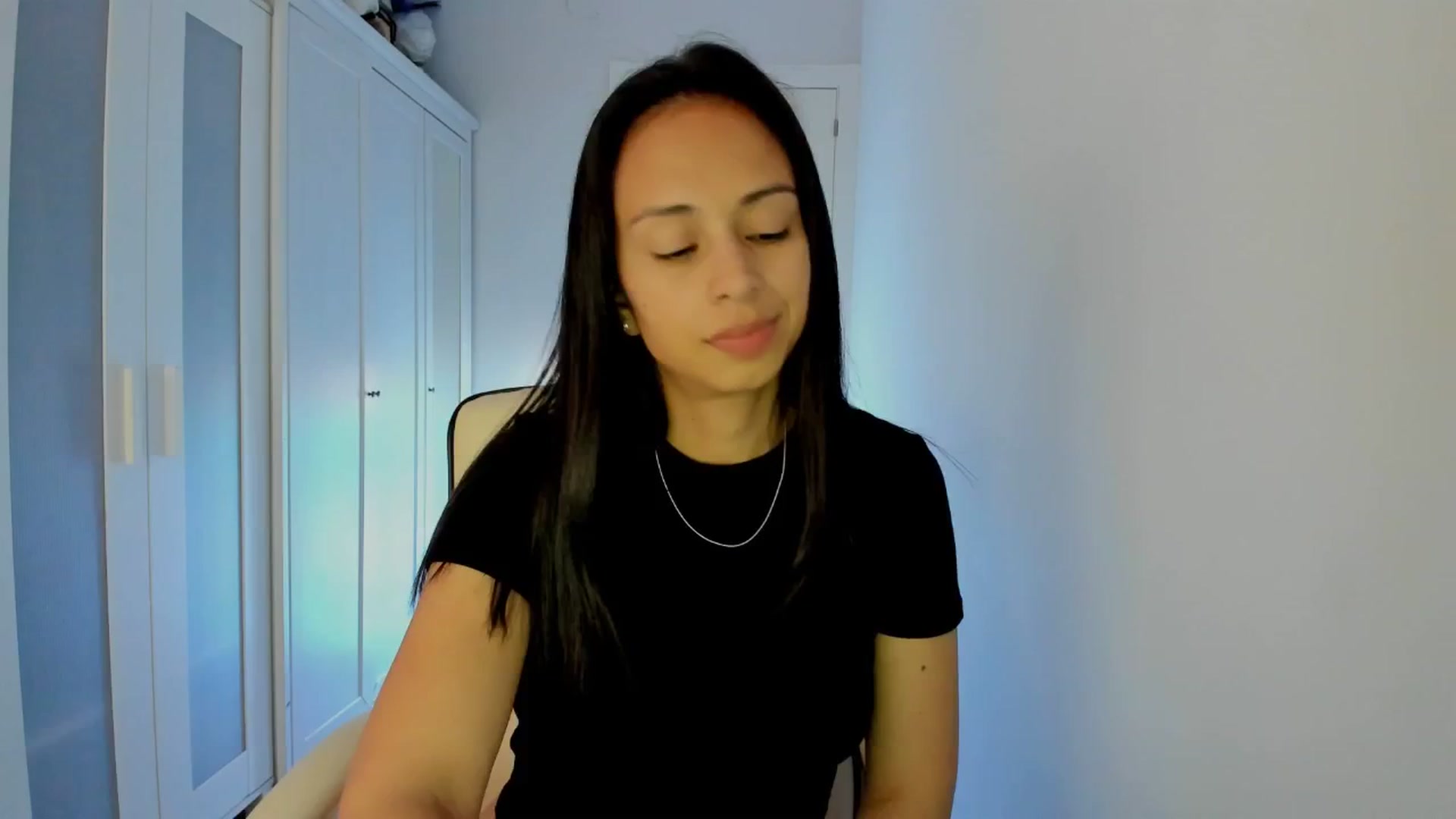 Gallery image thumbnail from Aliicia's myfreecams stream on, 02/18/2025, 17:16 image 13 of 20