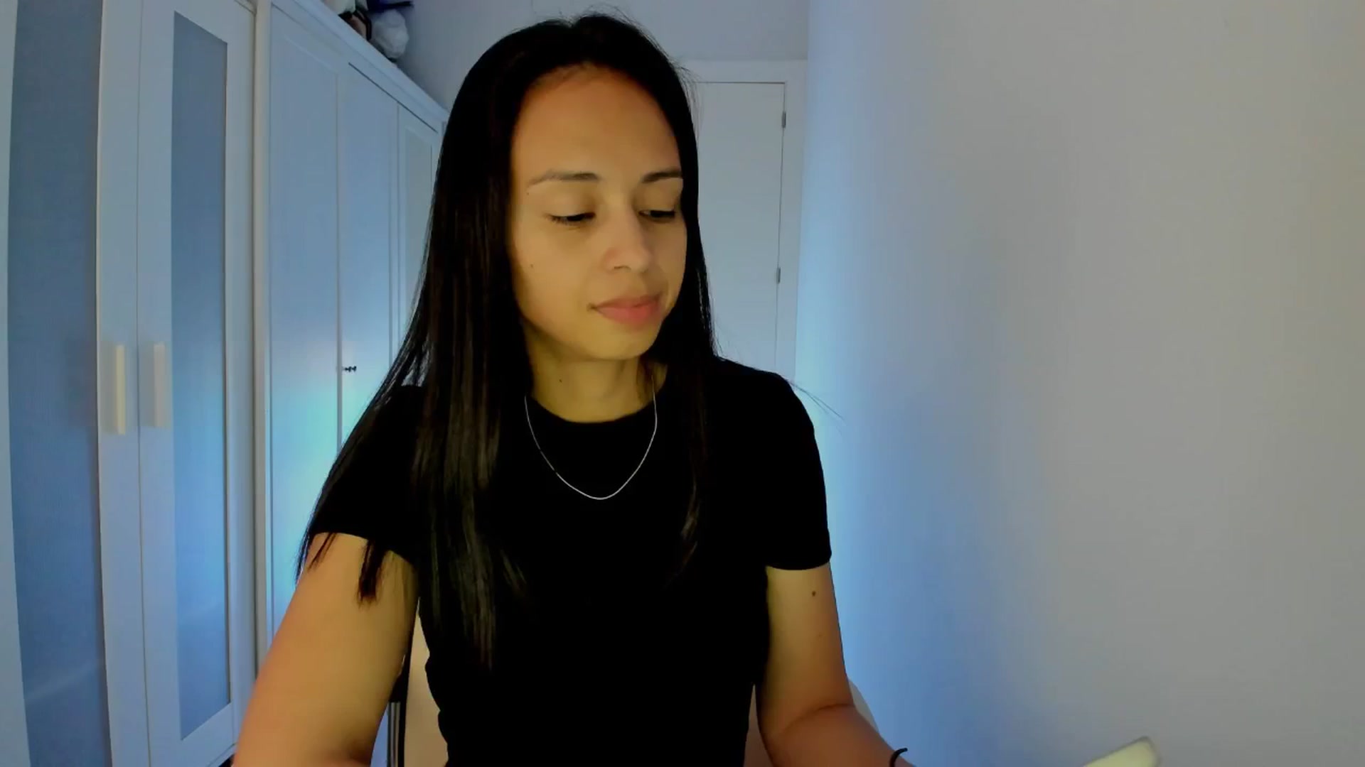 Gallery image thumbnail from Aliicia's myfreecams stream on, 02/18/2025, 17:16 image 11 of 20