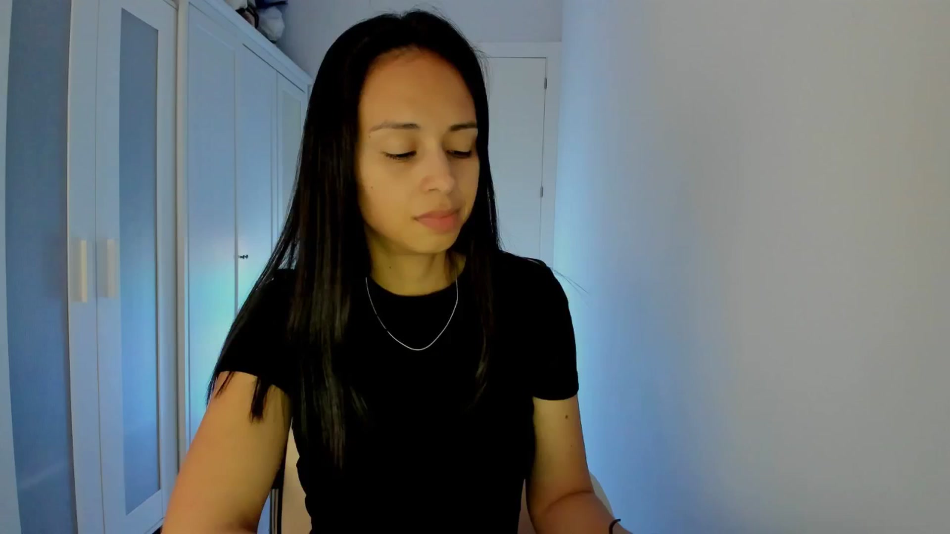 Gallery image thumbnail from Aliicia's myfreecams stream on, 02/18/2025, 17:16 image 12 of 20