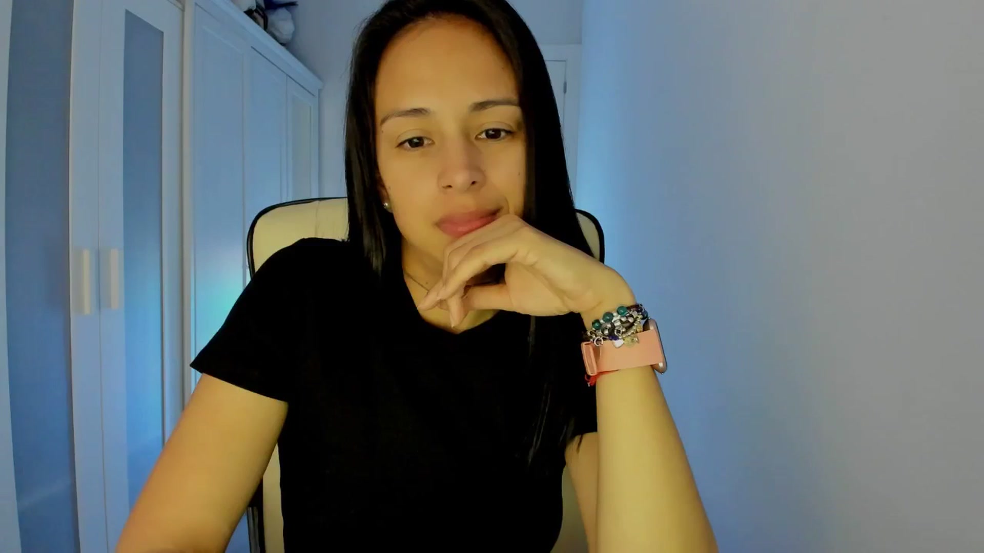 Gallery image thumbnail from Aliicia's myfreecams stream on, 02/18/2025, 18:18 image 7 of 20
