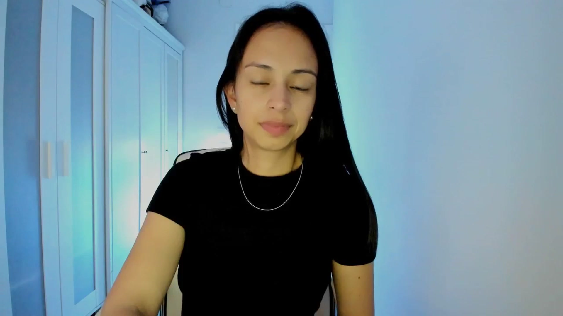 Gallery image thumbnail from Aliicia's myfreecams stream on, 02/18/2025, 18:18 image 3 of 20