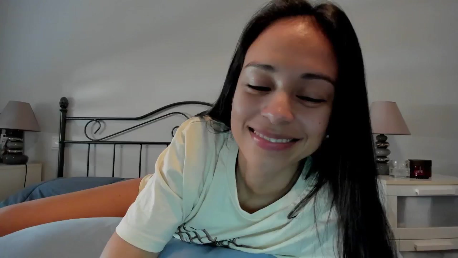 Gallery image thumbnail from Aliicia's myfreecams stream on, 02/19/2025, 11:46 image 15 of 20