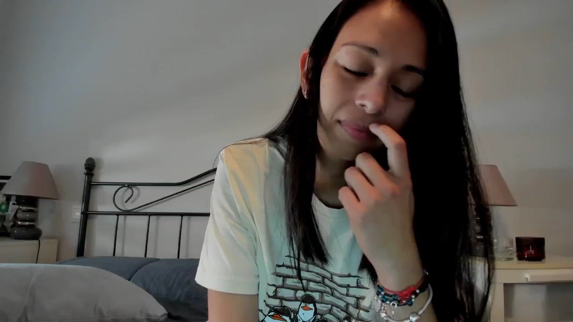 Gallery image thumbnail from Aliicia's myfreecams stream on, 02/19/2025, 11:46 image 13 of 20