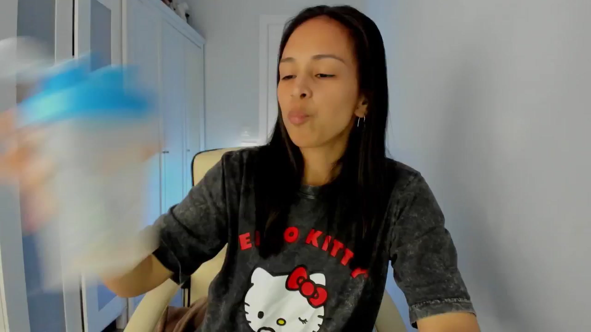 Gallery image thumbnail from Aliicia's myfreecams stream on, 02/24/2025, 16:12 image 17 of 20