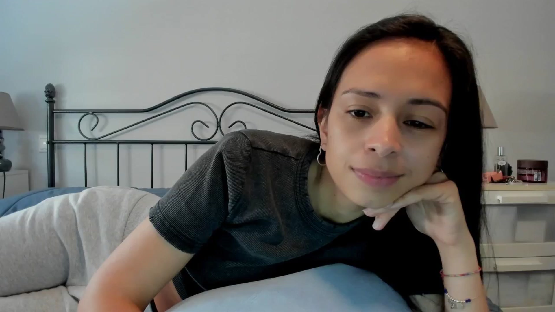 Gallery image thumbnail from Aliicia's myfreecams stream on, 02/27/2025, 11:40 image 1 of 20