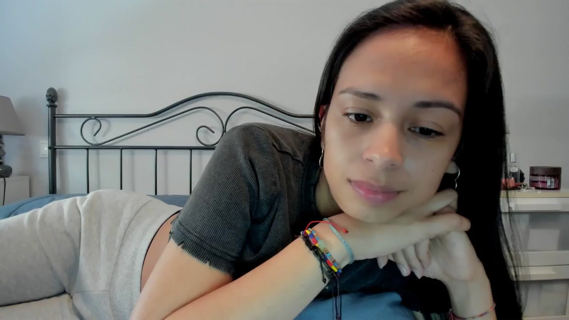 Gallery image thumbnail from Aliicia's myfreecams stream on, 02/27/2025, 11:40 image 3 of 20