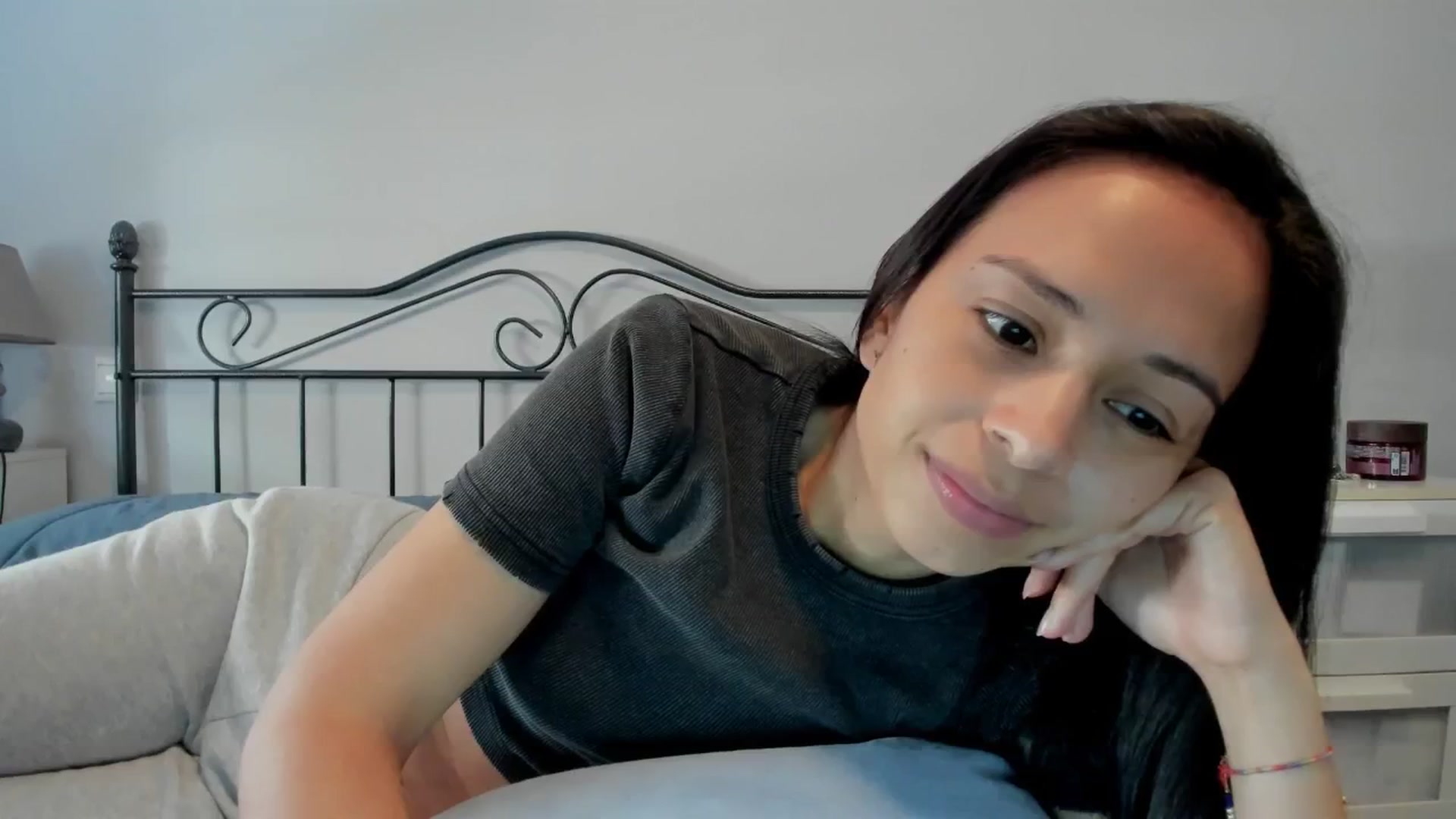 Gallery image thumbnail from Aliicia's myfreecams stream on, 02/27/2025, 11:40 image 4 of 20