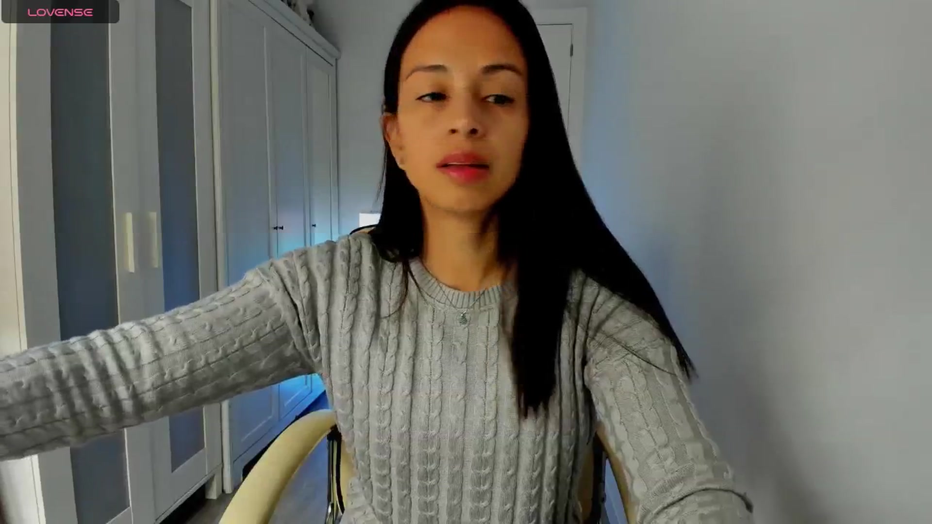 Gallery image thumbnail from Aliicia's myfreecams stream on, 03/03/2025, 13:51 image 6 of 20