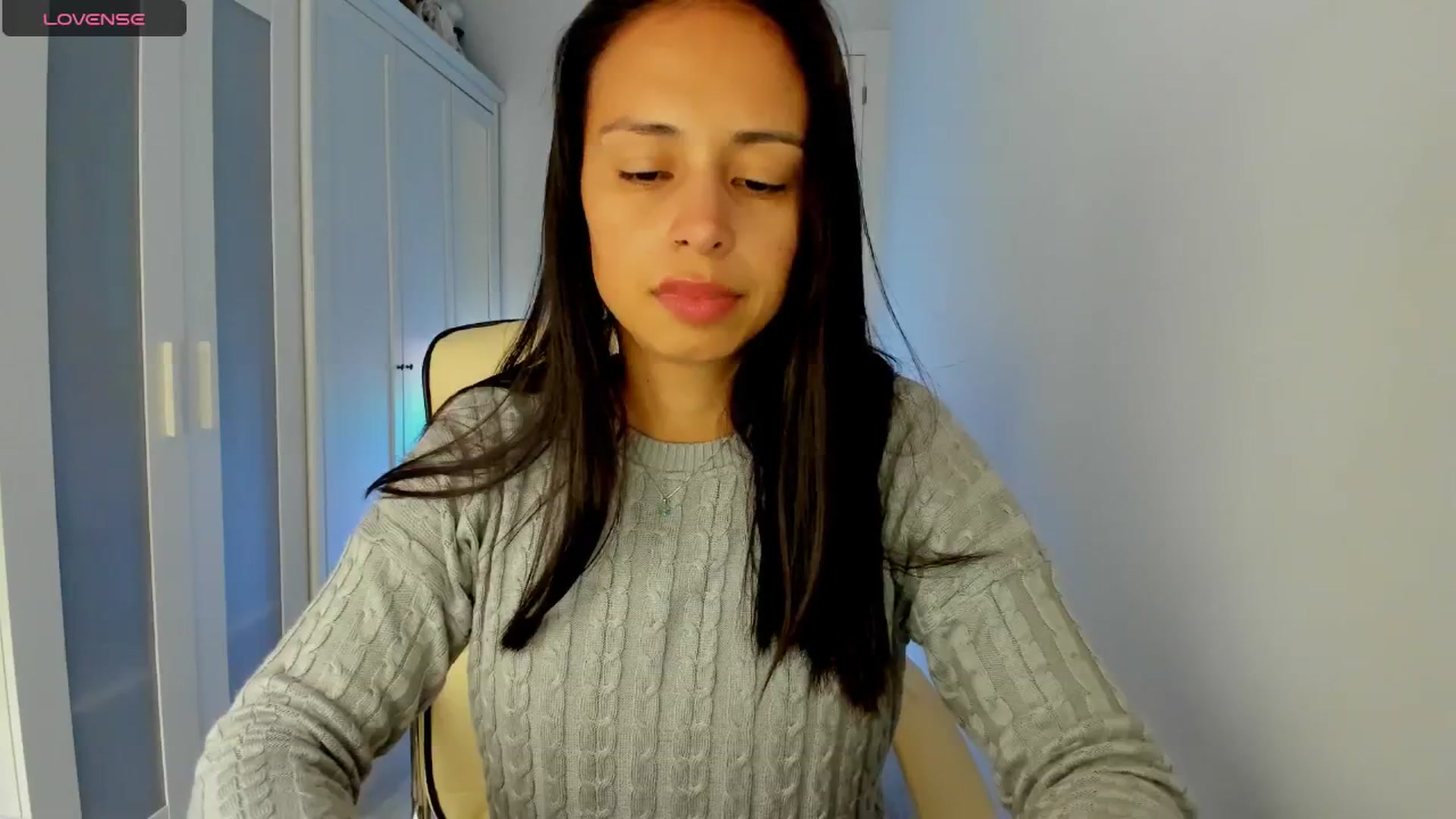 Gallery image thumbnail from Aliicia's myfreecams stream on, 03/03/2025, 16:25 image 6 of 20