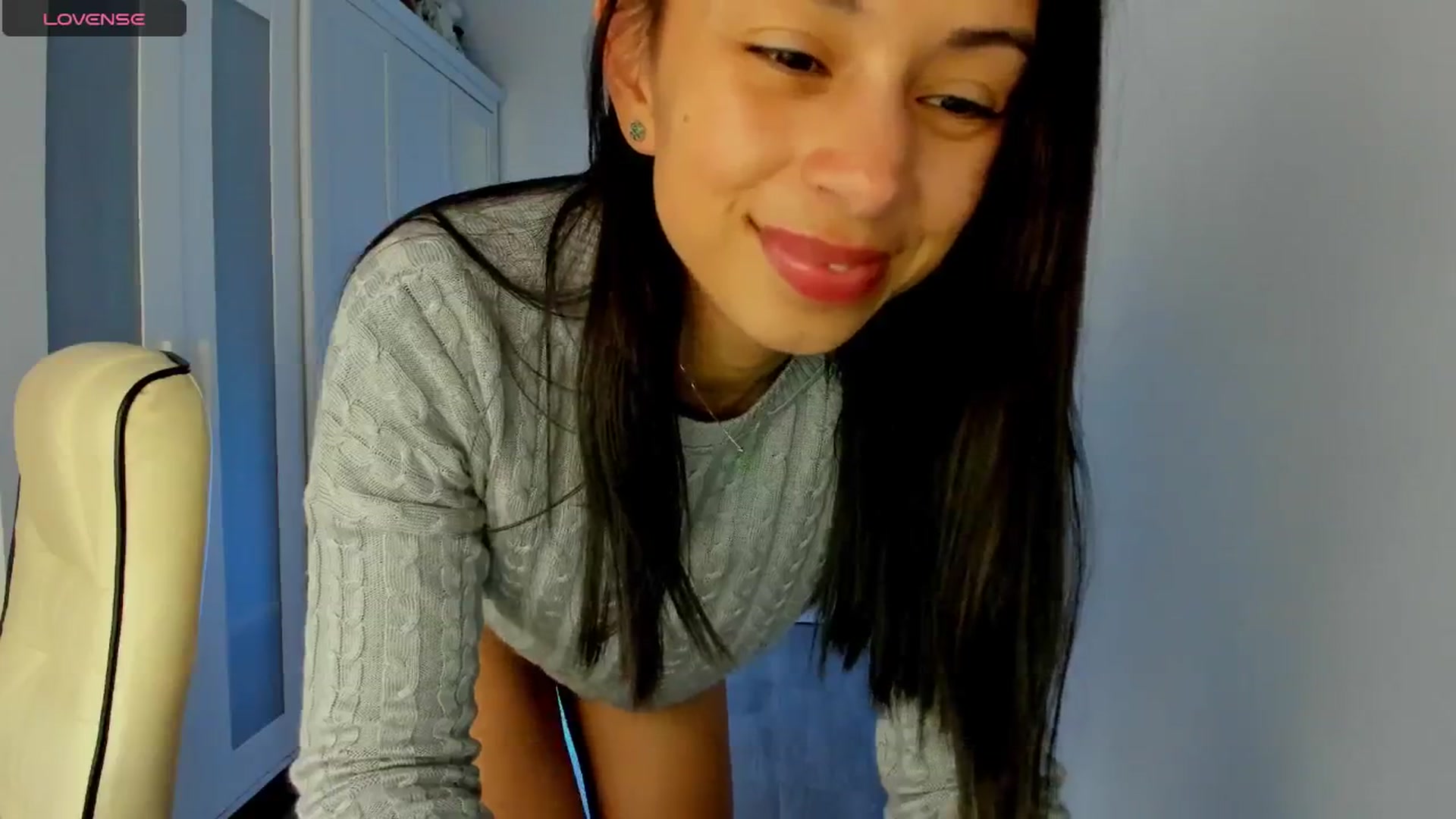 Gallery image thumbnail from Aliicia's myfreecams stream on, 03/03/2025, 16:25 image 11 of 20