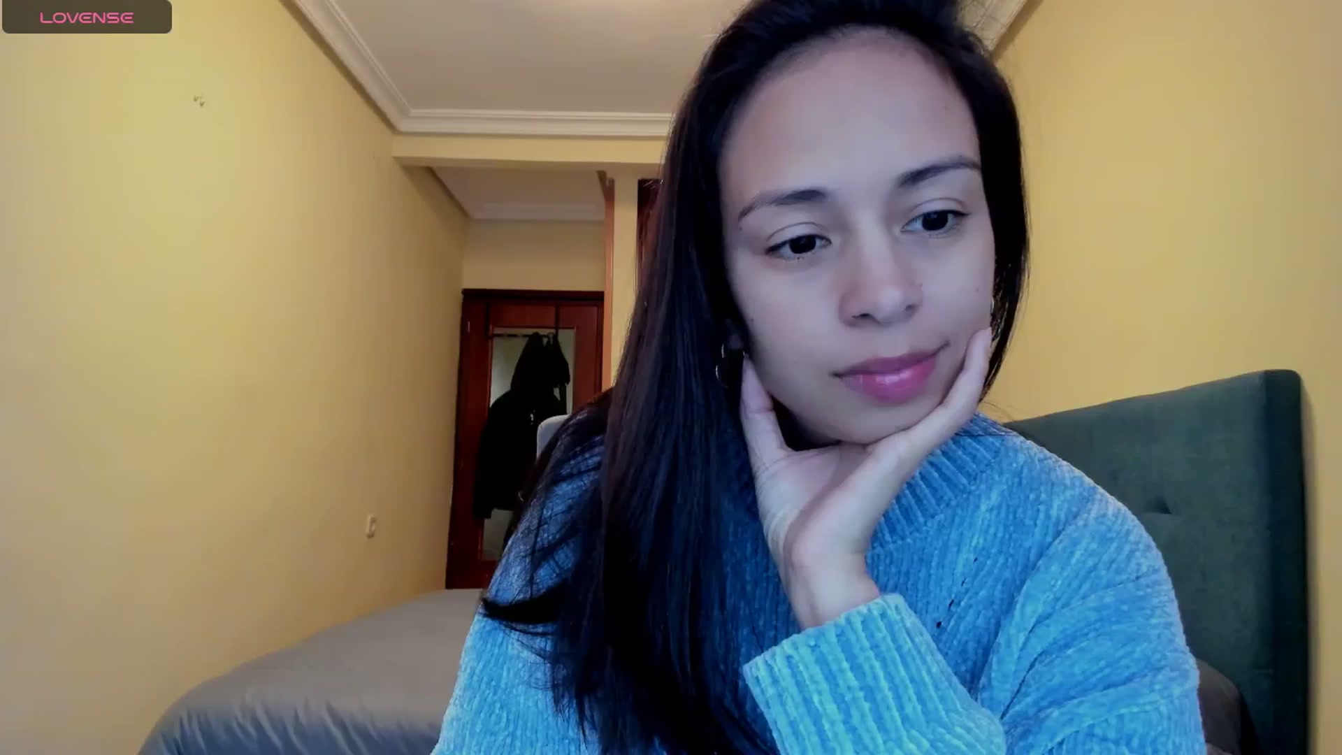 Gallery image thumbnail from Aliicia's myfreecams stream on, 03/04/2025, 11:19 image 1 of 20