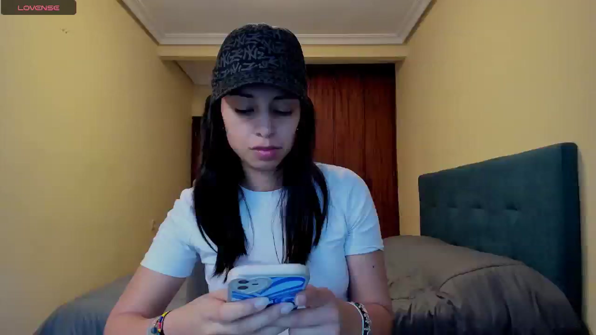 Gallery image thumbnail from Aliicia's myfreecams stream on, 03/11/2025, 09:13 image 18 of 20