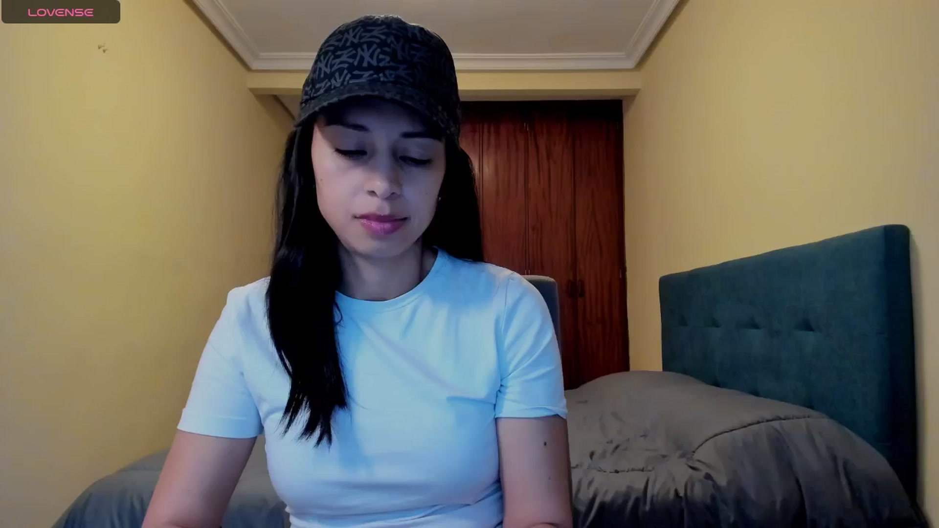Gallery image thumbnail from Aliicia's myfreecams stream on, 03/11/2025, 09:36 image 2 of 20