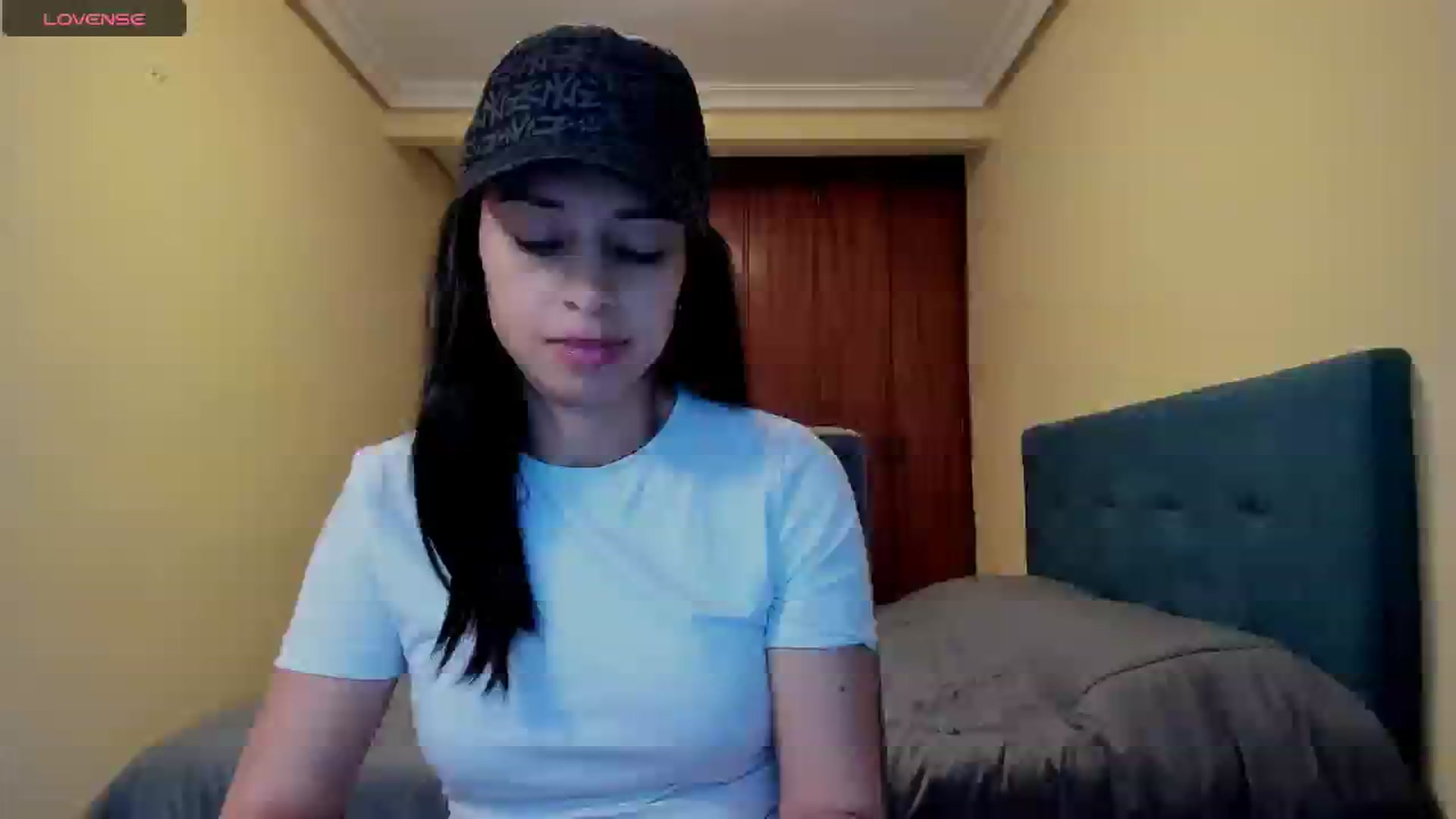 Gallery image thumbnail from Aliicia's myfreecams stream on, 03/11/2025, 09:36 image 3 of 20