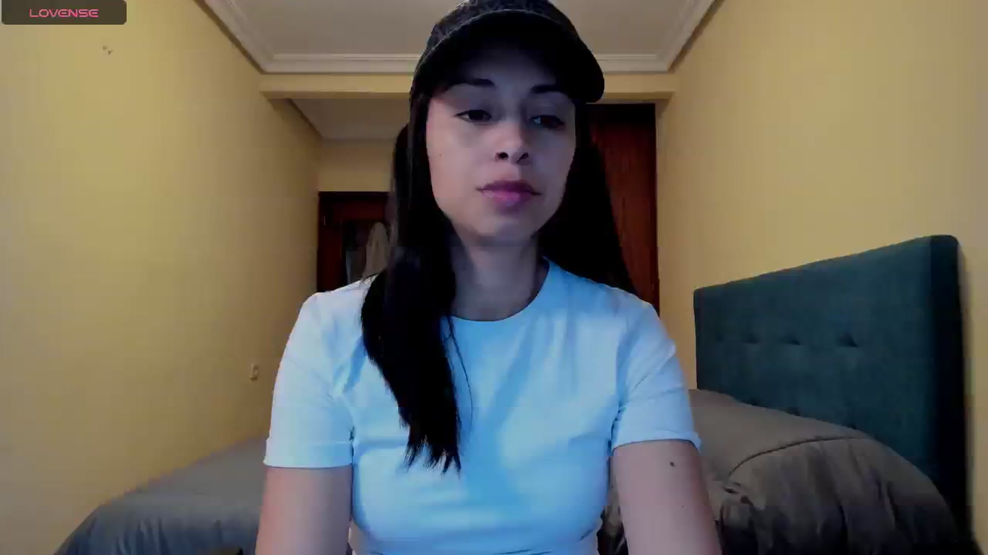 Gallery image thumbnail from Aliicia's myfreecams stream on, 03/11/2025, 09:36 image 4 of 20