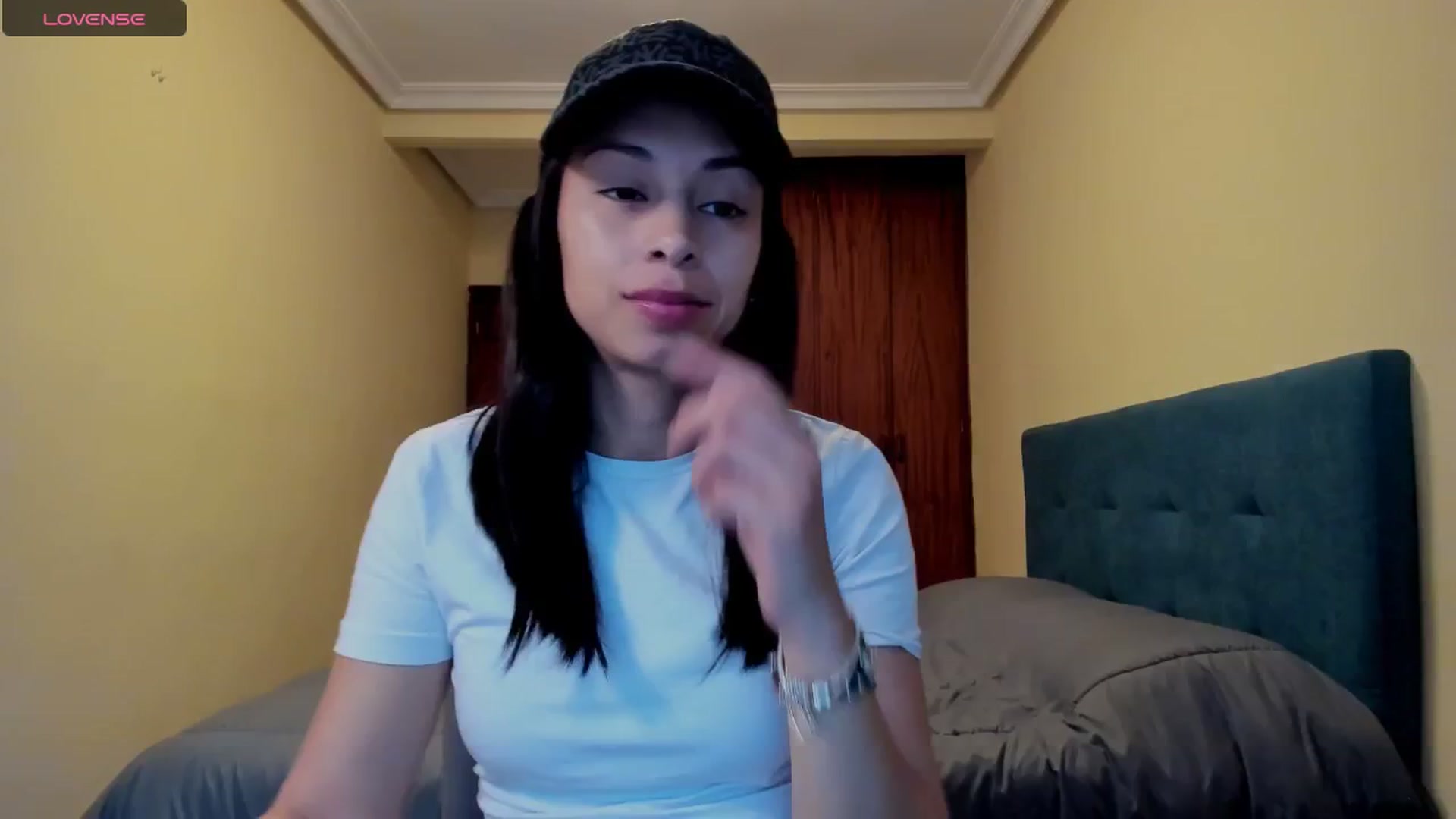 Gallery image thumbnail from Aliicia's myfreecams stream on, 03/11/2025, 09:36 image 1 of 20