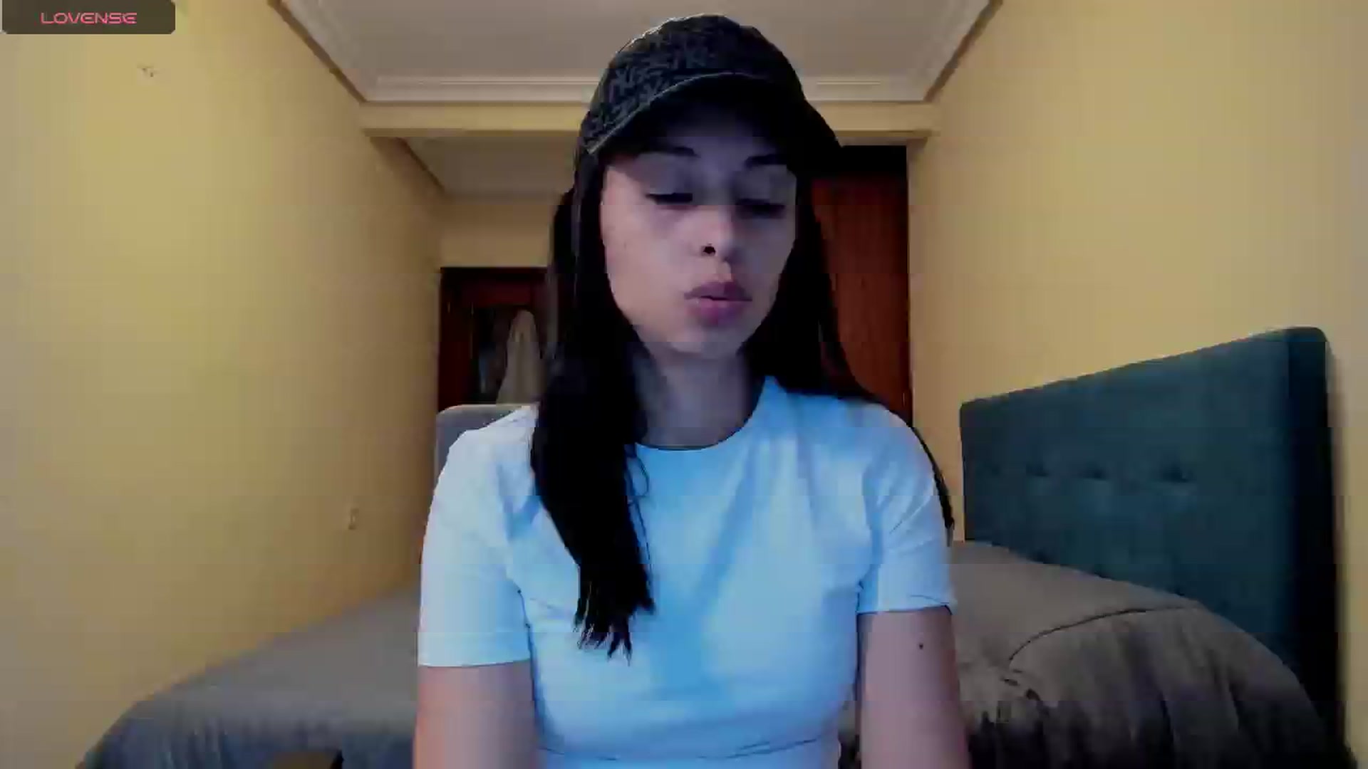 Gallery image thumbnail from Aliicia's myfreecams stream on, 03/11/2025, 09:36 image 5 of 20