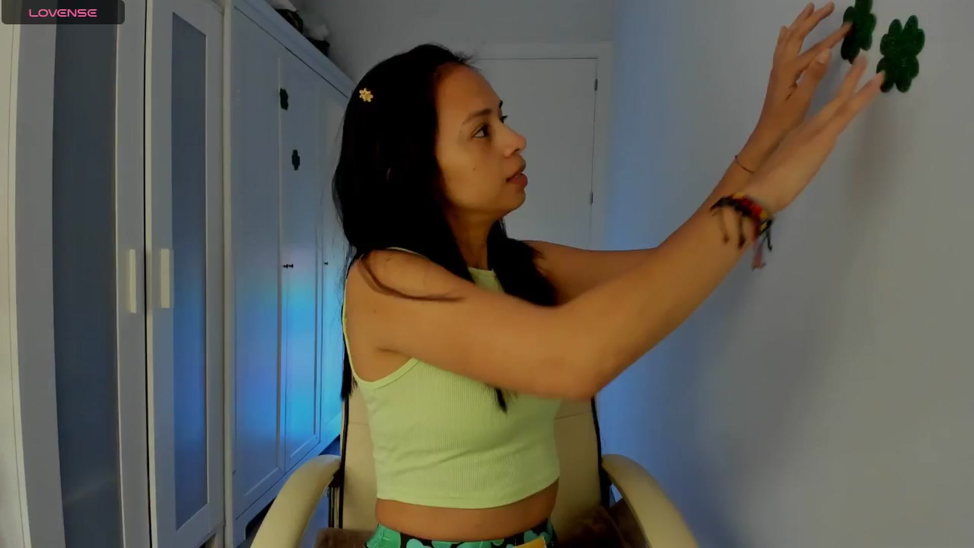 Gallery image thumbnail from Aliicia's myfreecams stream on, 03/17/2025, 09:27 image 11 of 20