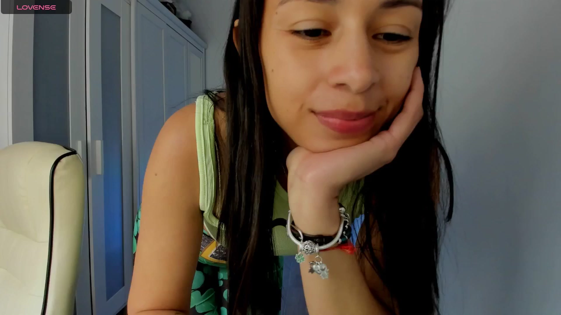 Gallery image thumbnail from Aliicia's myfreecams stream on, 03/17/2025, 10:49 image 17 of 20