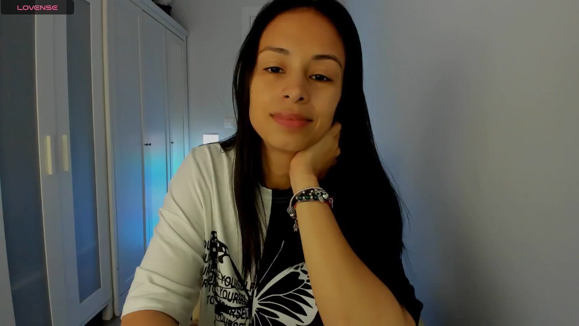 Gallery image thumbnail from Aliicia's myfreecams stream on, 03/21/2025, 11:07 image 6 of 20