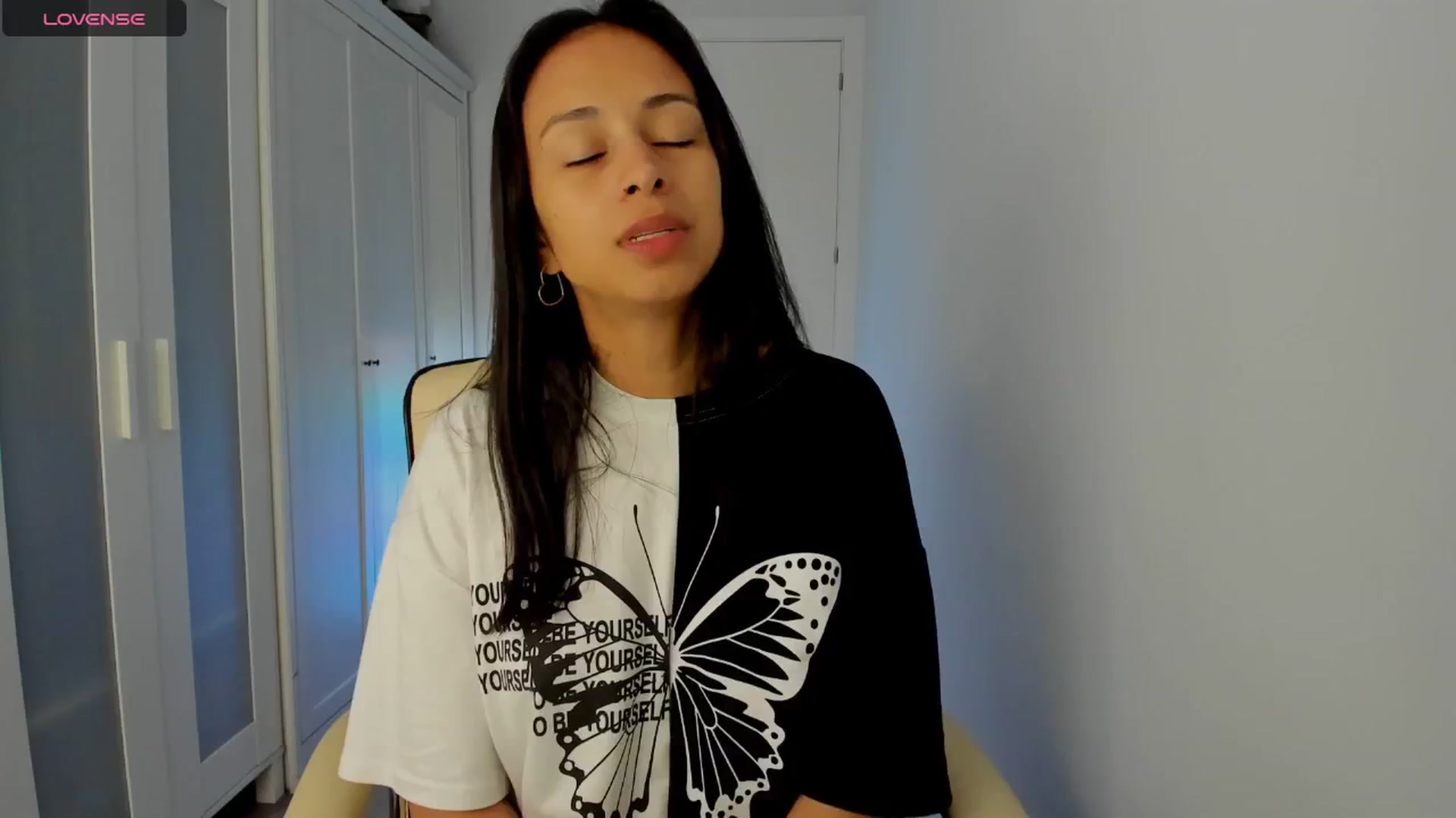 Gallery image thumbnail from Aliicia's myfreecams stream on, 03/21/2025, 11:07 image 4 of 20
