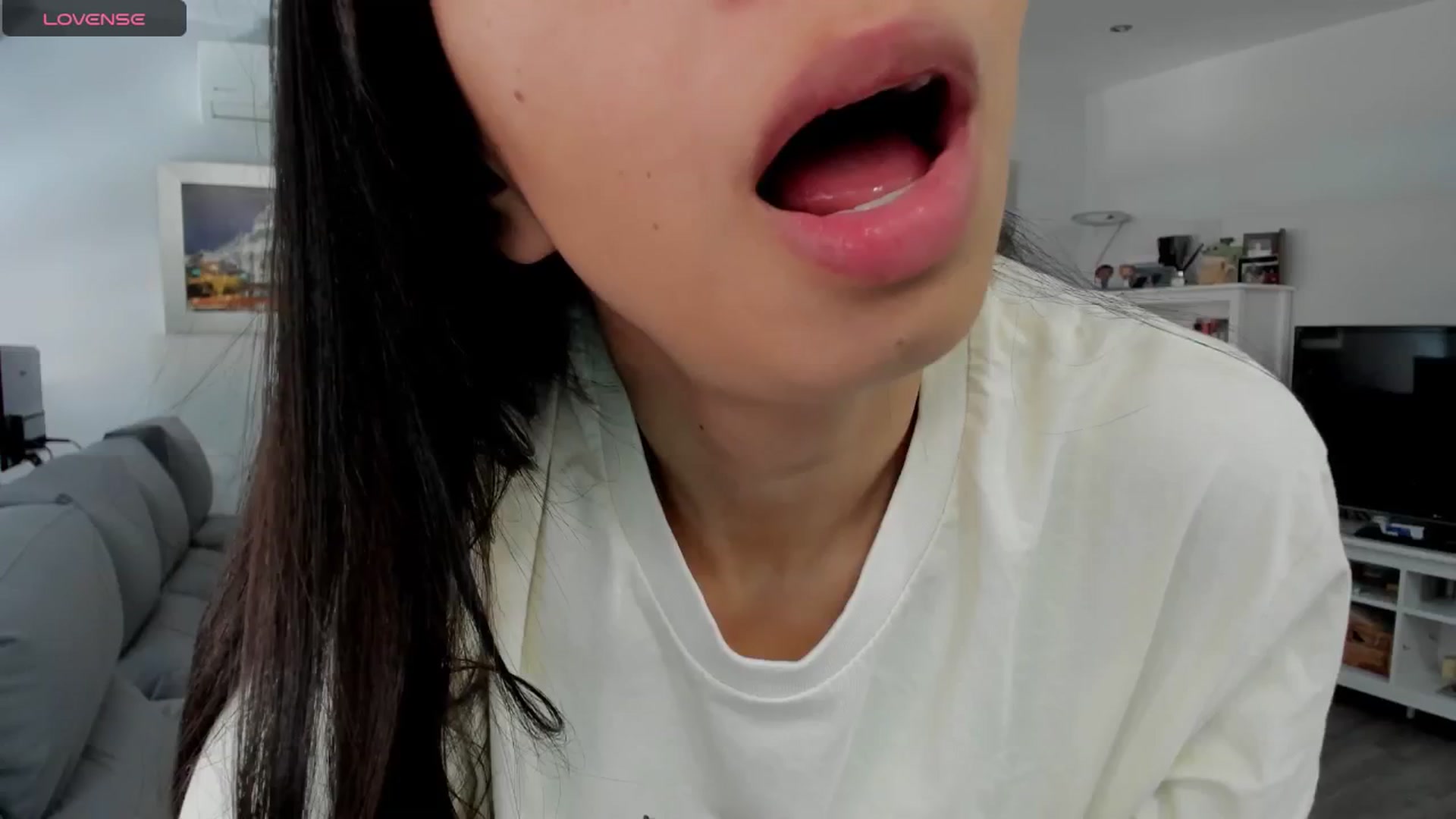 Gallery image thumbnail from Aliicia's myfreecams stream on, 04/04/2025, 11:00 image 9 of 20