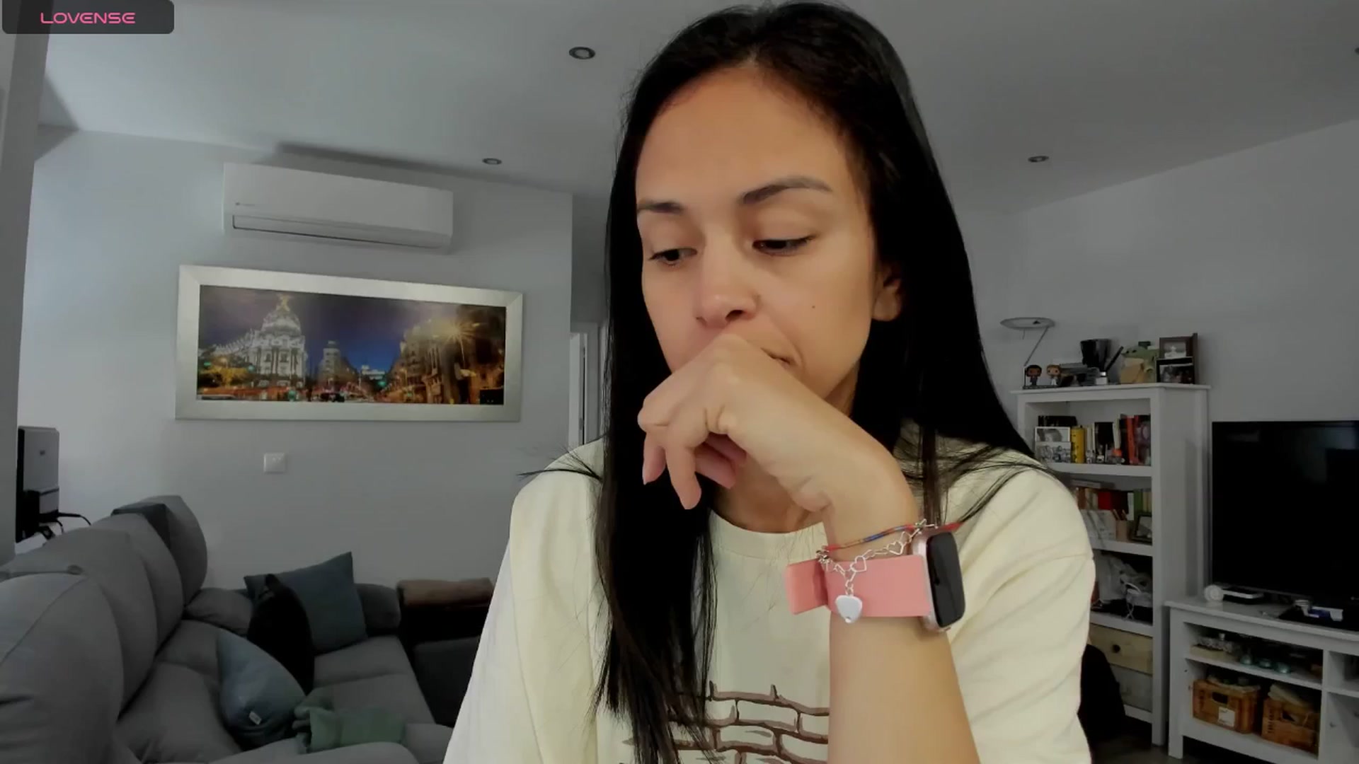 Gallery image thumbnail from Aliicia's myfreecams stream on, 04/04/2025, 11:00 image 5 of 20