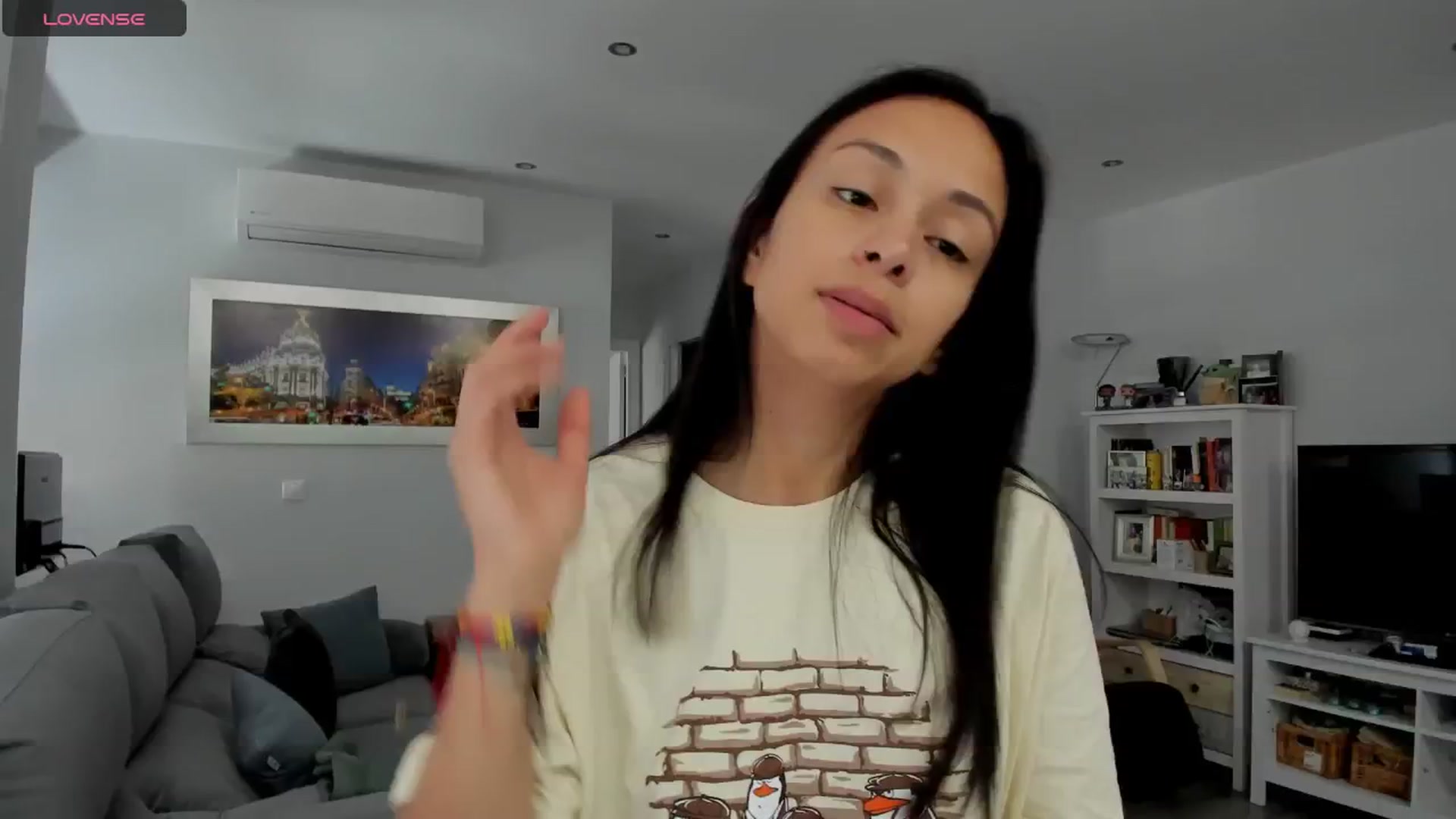 Gallery image thumbnail from Aliicia's myfreecams stream on, 04/04/2025, 11:00 image 14 of 20