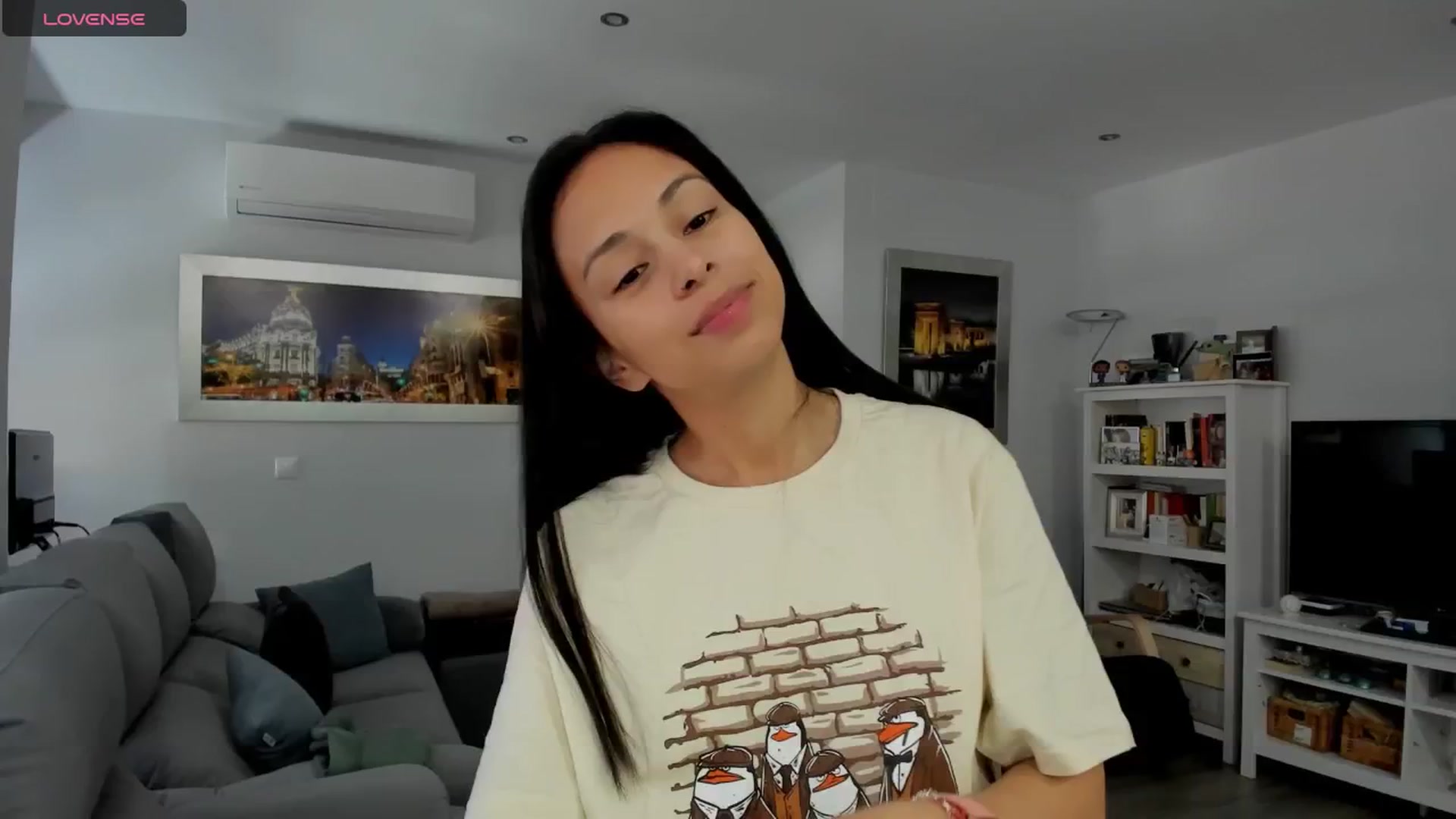 Gallery image thumbnail from Aliicia's myfreecams stream on, 04/04/2025, 11:00 image 6 of 20