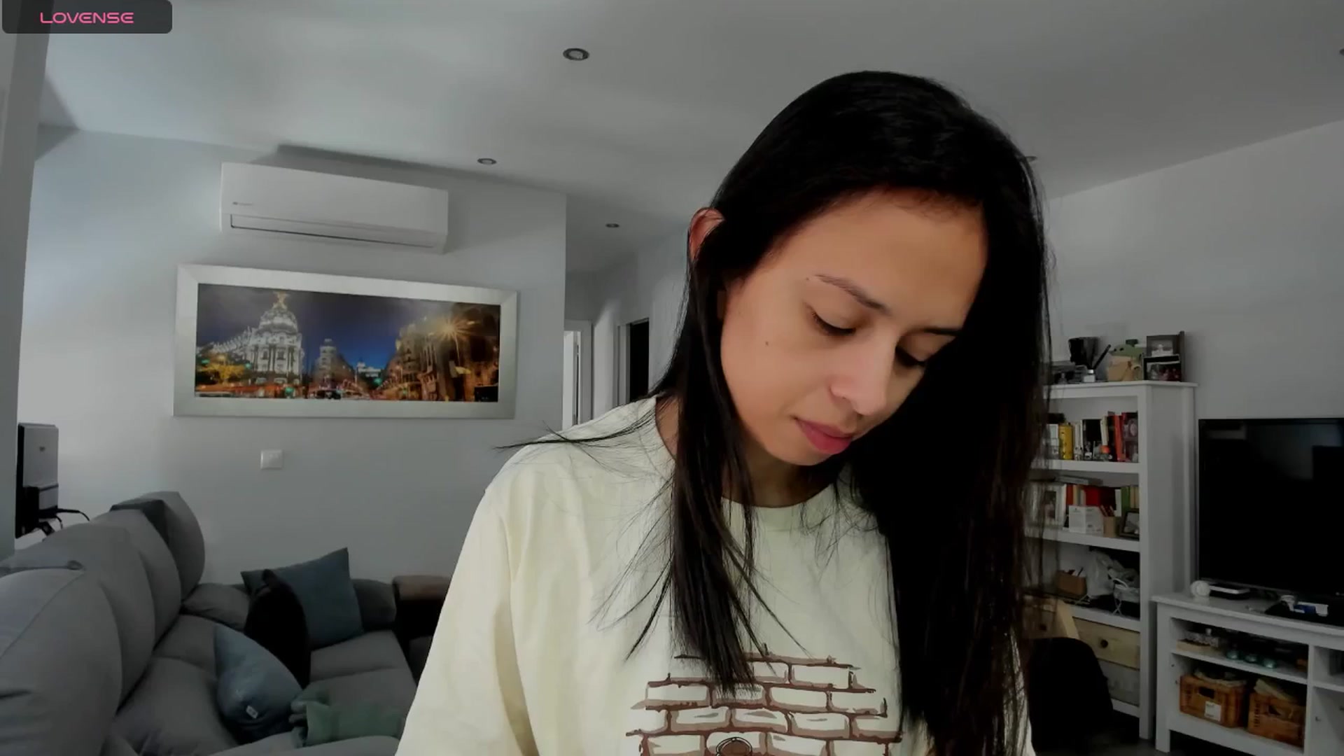 Gallery image thumbnail from Aliicia's myfreecams stream on, 04/04/2025, 11:00 image 4 of 20