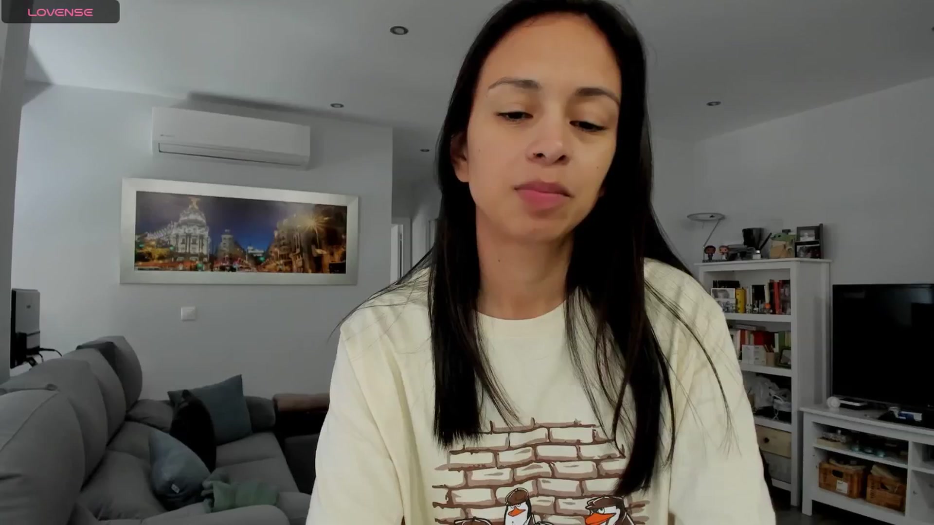 Gallery image thumbnail from Aliicia's myfreecams stream on, 04/04/2025, 11:00 image 15 of 20
