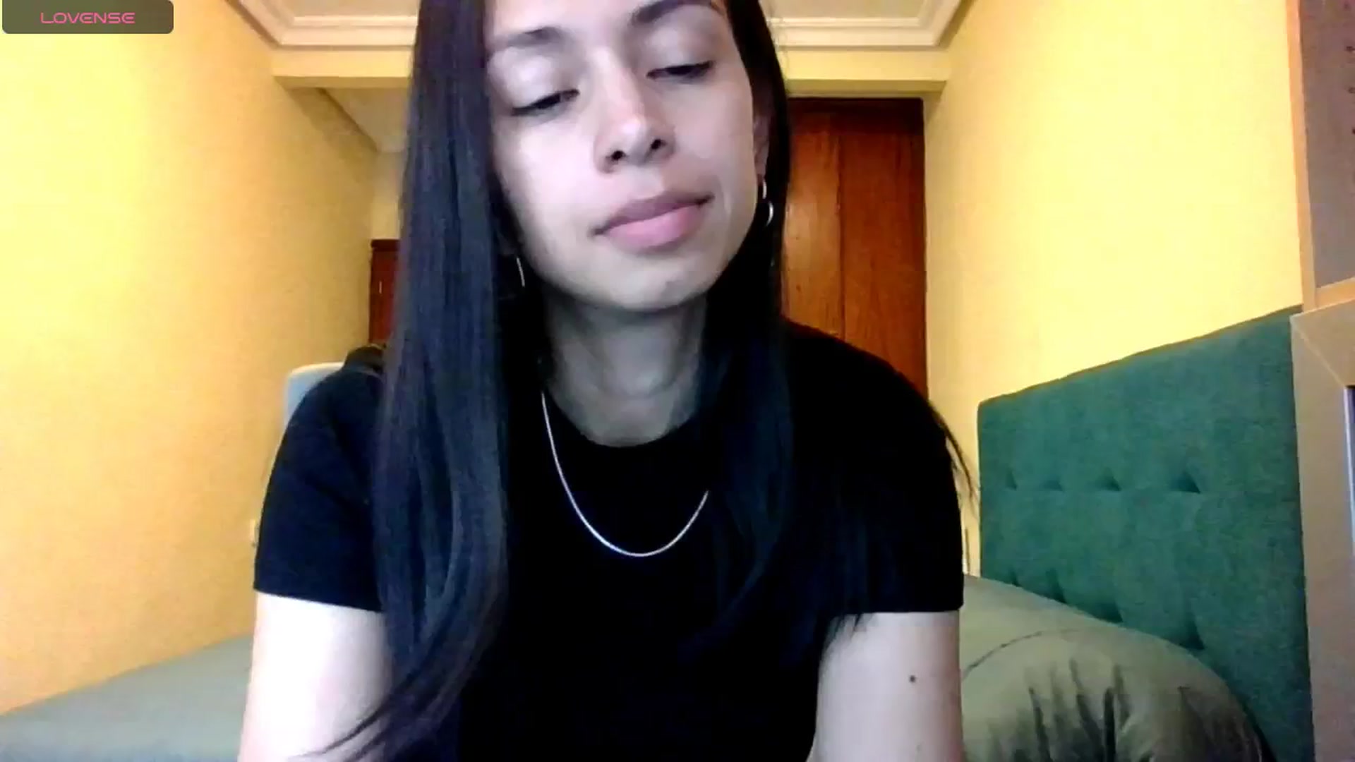 Gallery image thumbnail from Aliicia's myfreecams stream on, 04/07/2025, 10:04 image 6 of 20
