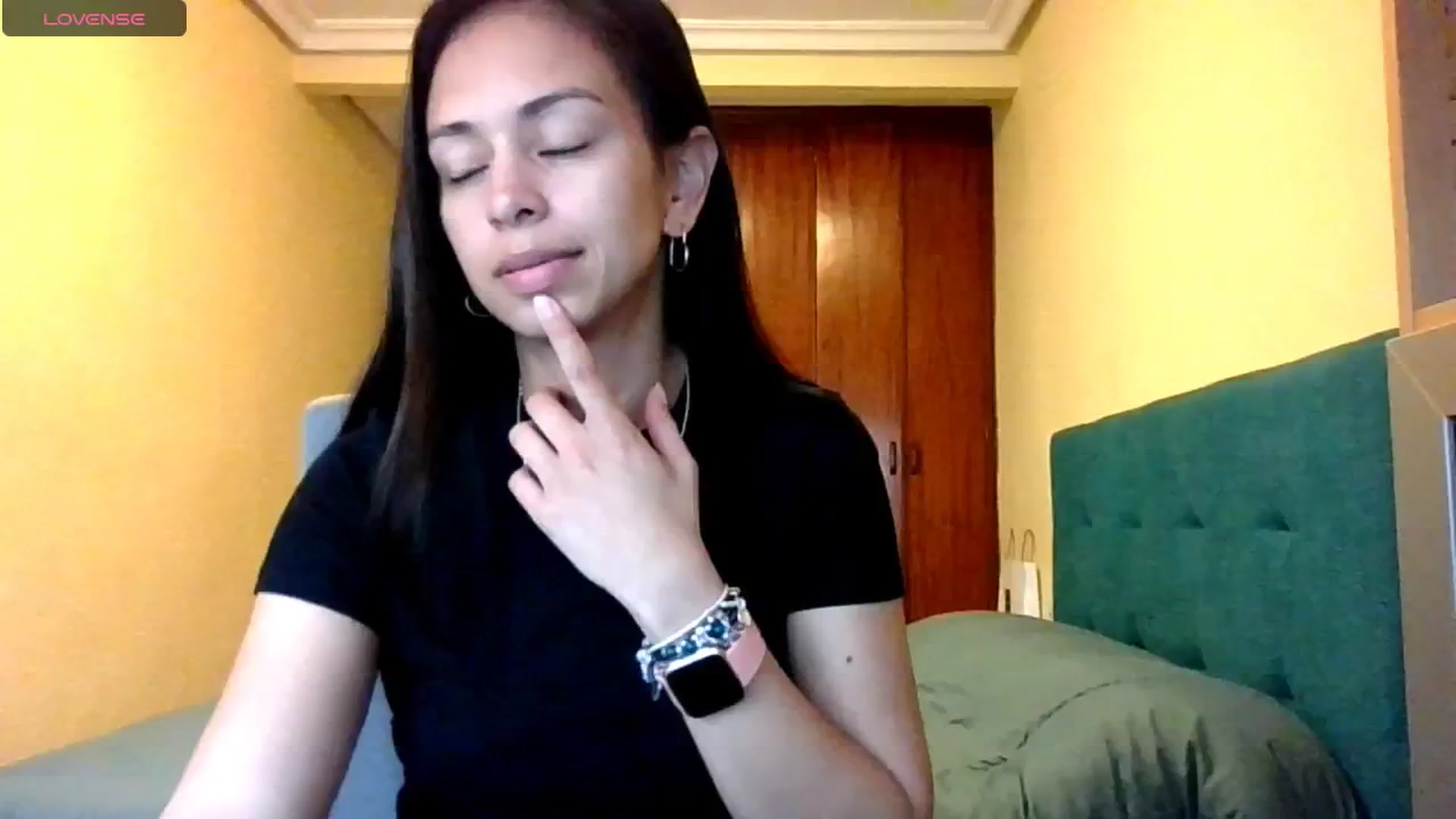 Gallery image thumbnail from Aliicia's myfreecams stream on, 04/07/2025, 10:04 image 5 of 20