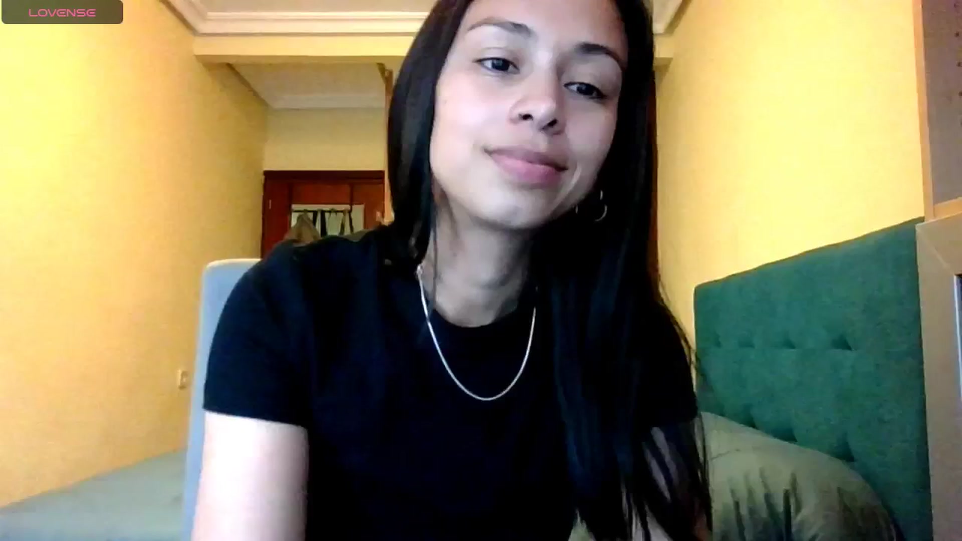 Gallery image thumbnail from Aliicia's myfreecams stream on, 04/07/2025, 10:04 image 11 of 20