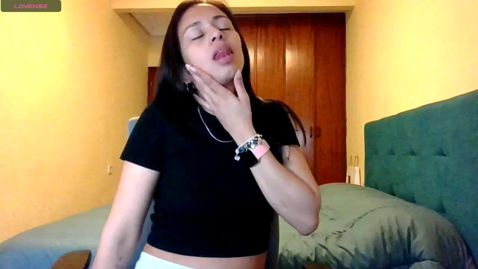 Gallery image thumbnail from Aliicia's myfreecams stream on, 04/07/2025, 10:04 image 16 of 20
