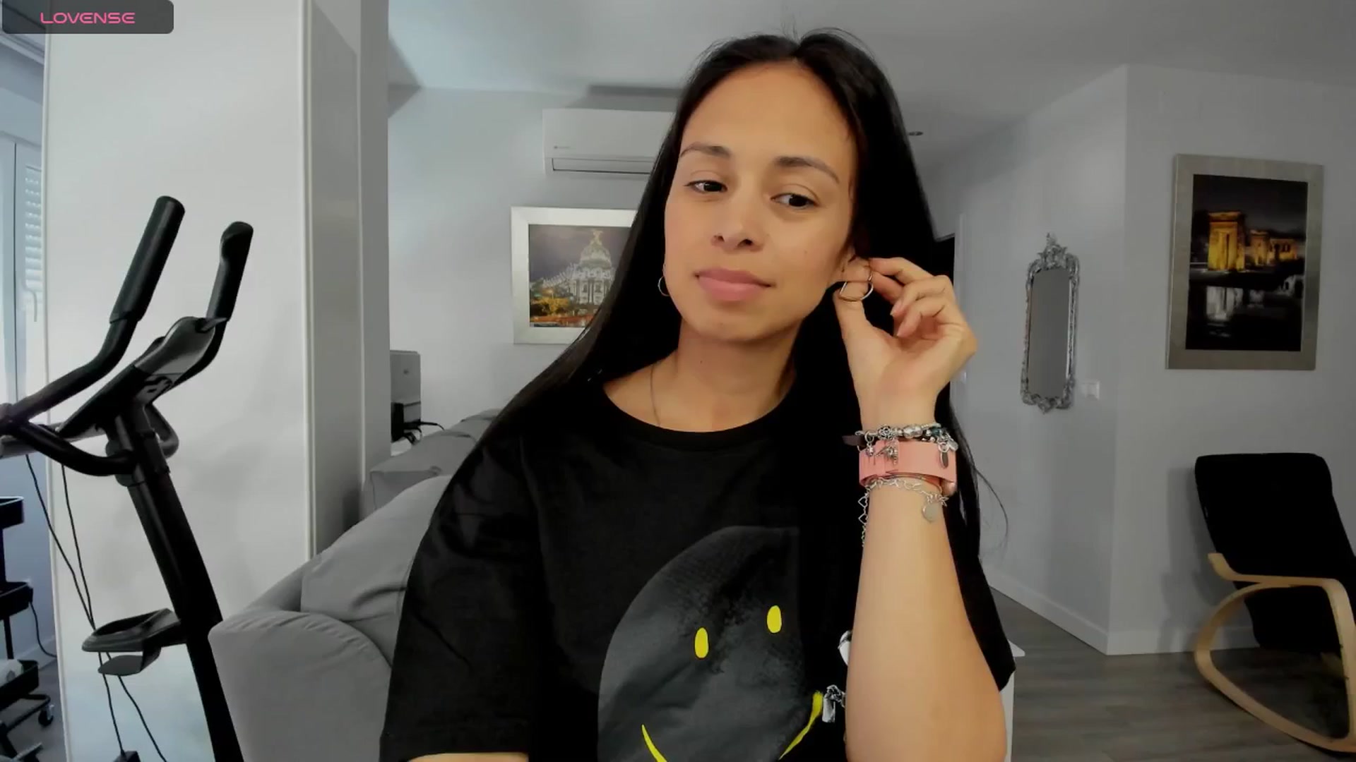 Gallery image thumbnail from Aliicia's myfreecams stream on, 04/10/2025, 10:30 image 19 of 20