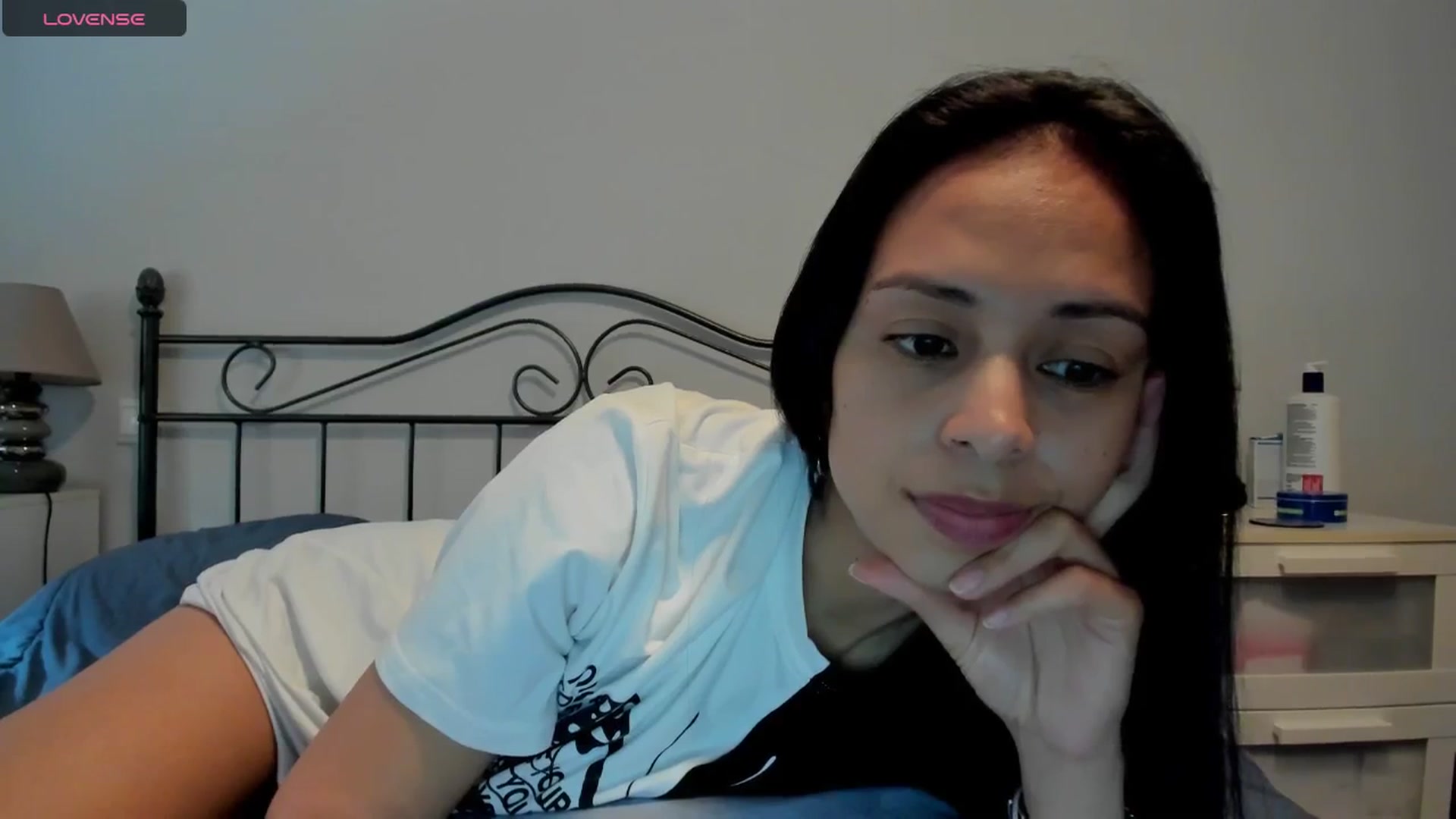 Gallery image thumbnail from Aliicia's myfreecams stream on, 04/11/2025, 10:40 image 13 of 20