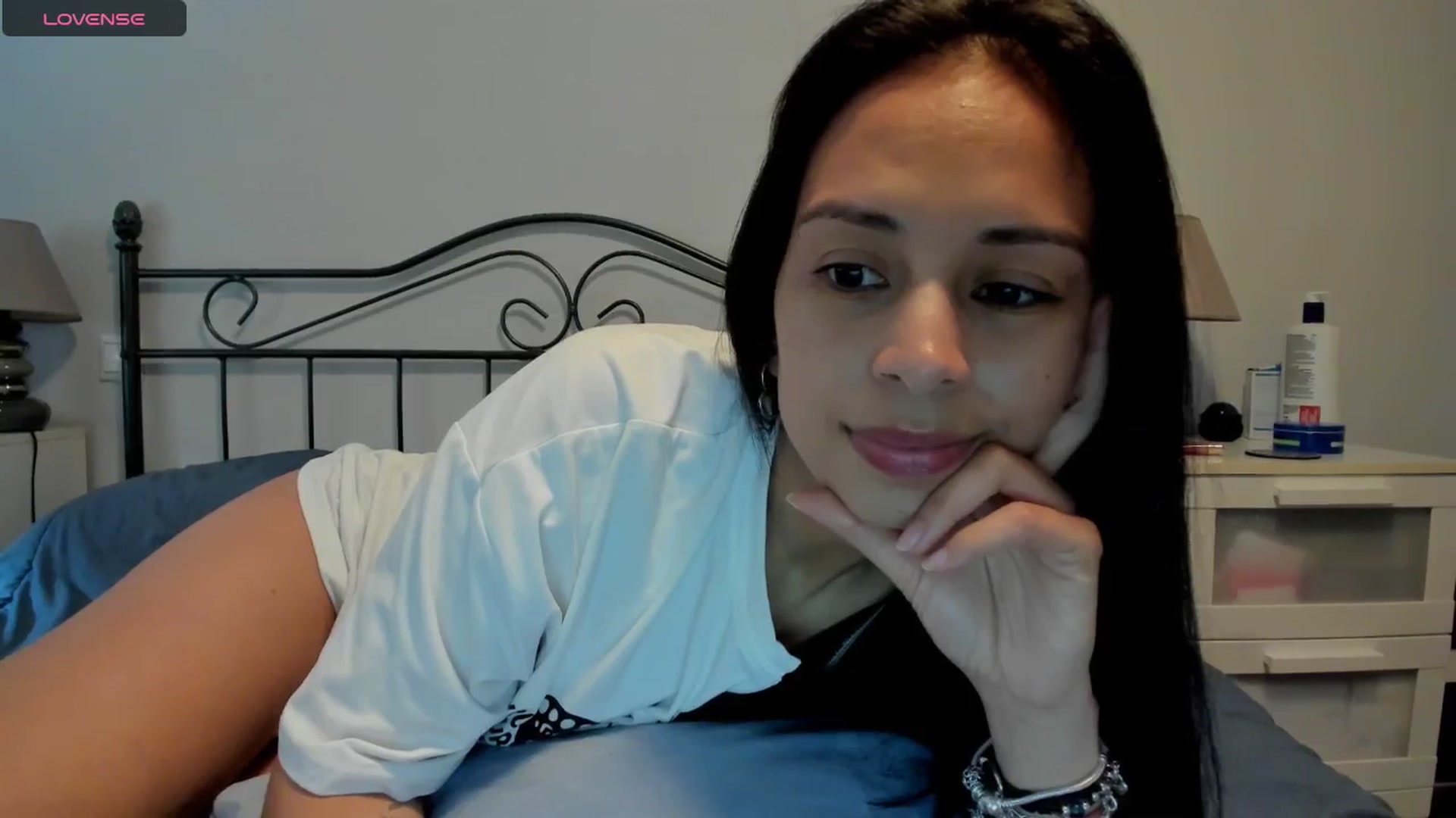 Gallery image thumbnail from Aliicia's myfreecams stream on, 04/11/2025, 10:40 image 11 of 20