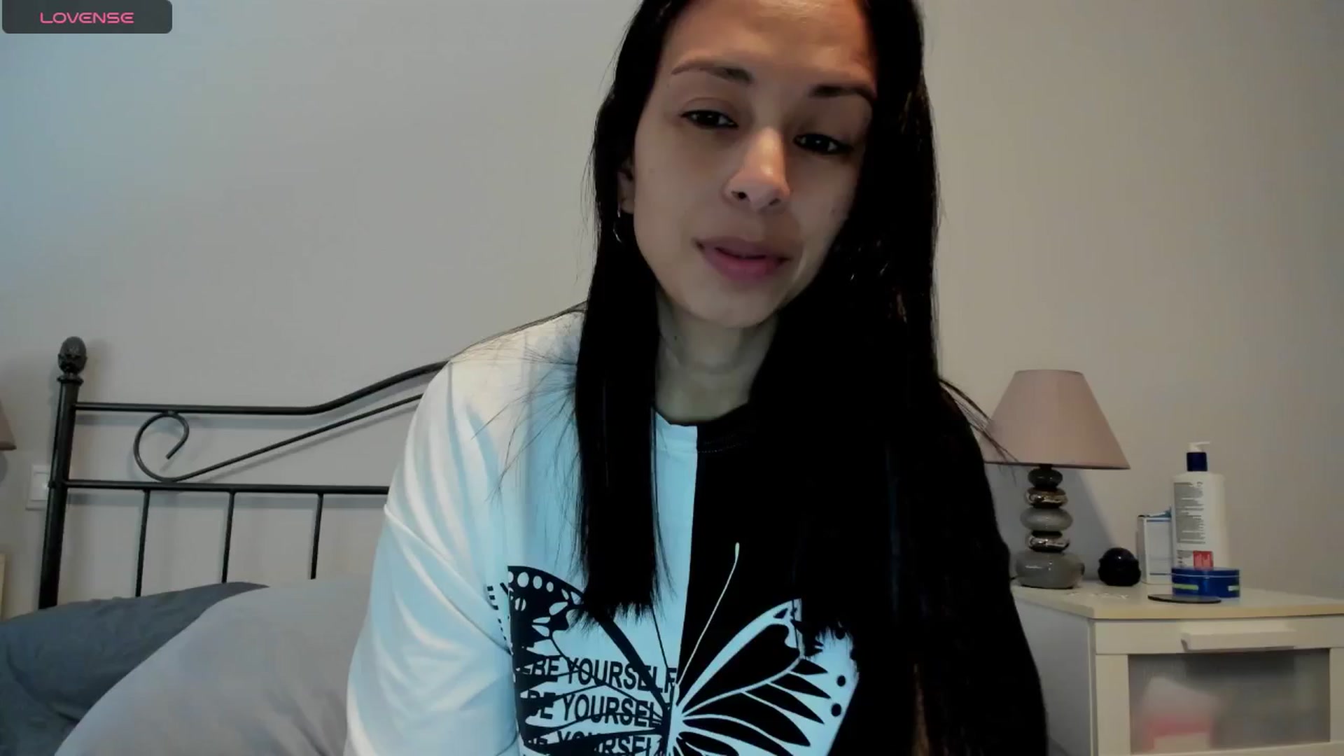 Gallery image thumbnail from Aliicia's myfreecams stream on, 04/11/2025, 10:40 image 2 of 20