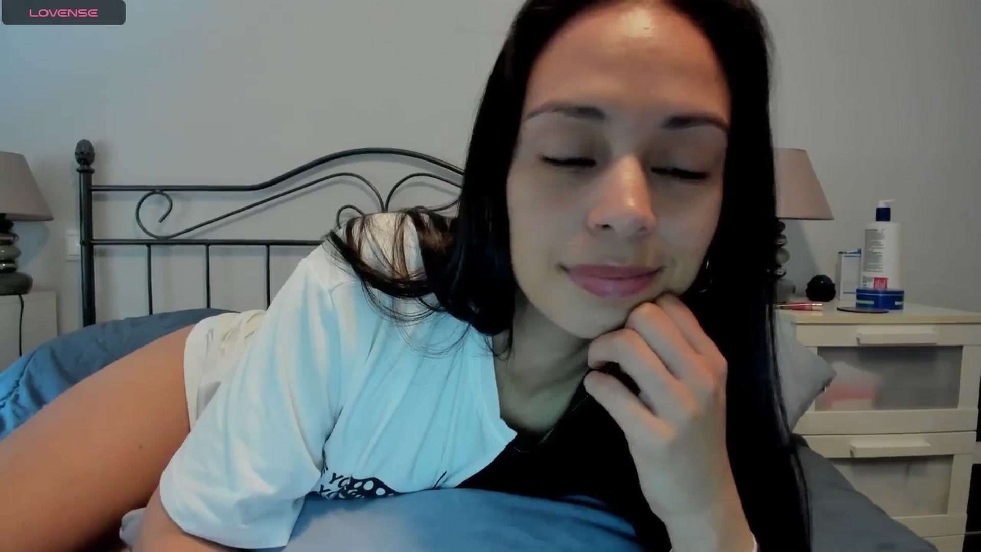 Gallery image thumbnail from Aliicia's myfreecams stream on, 04/11/2025, 10:40 image 14 of 20