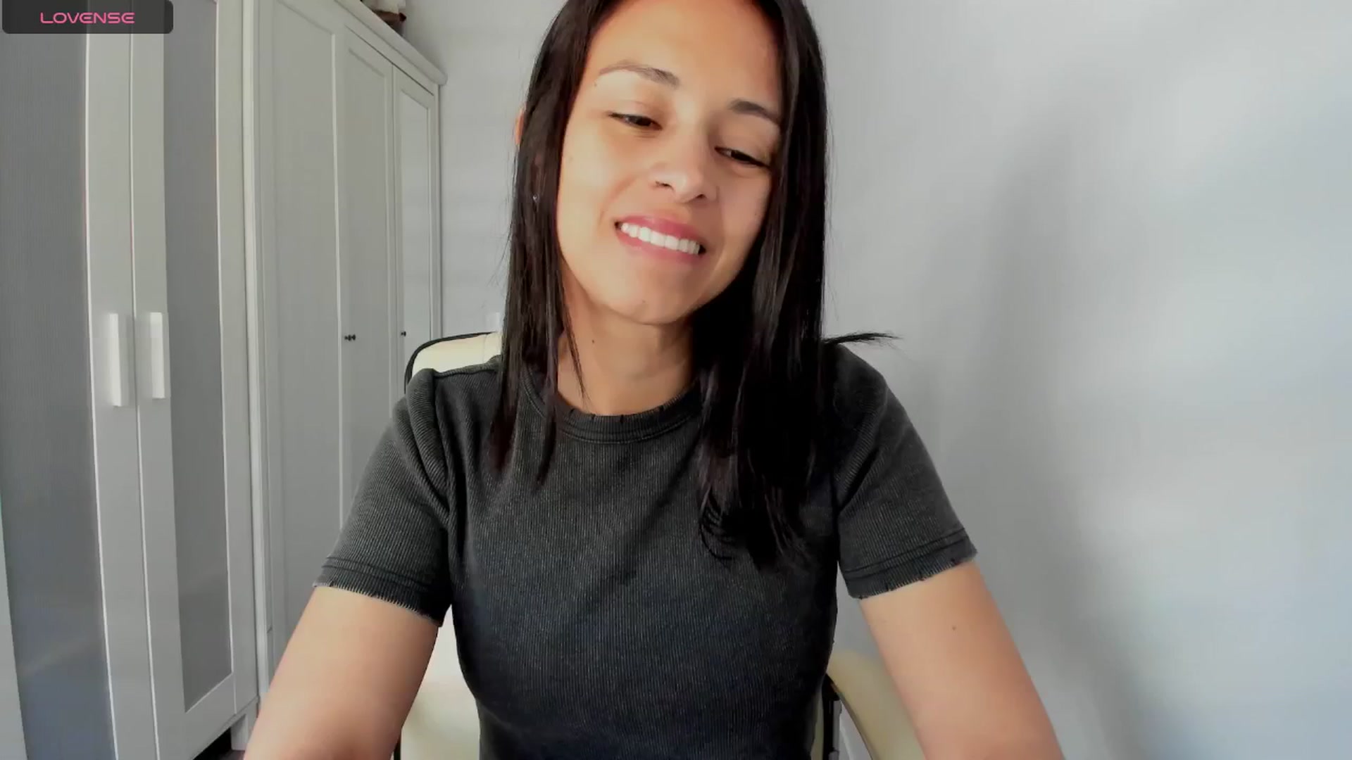 Gallery image thumbnail from Aliicia's myfreecams stream on, 04/21/2025, 10:23 image 1 of 20